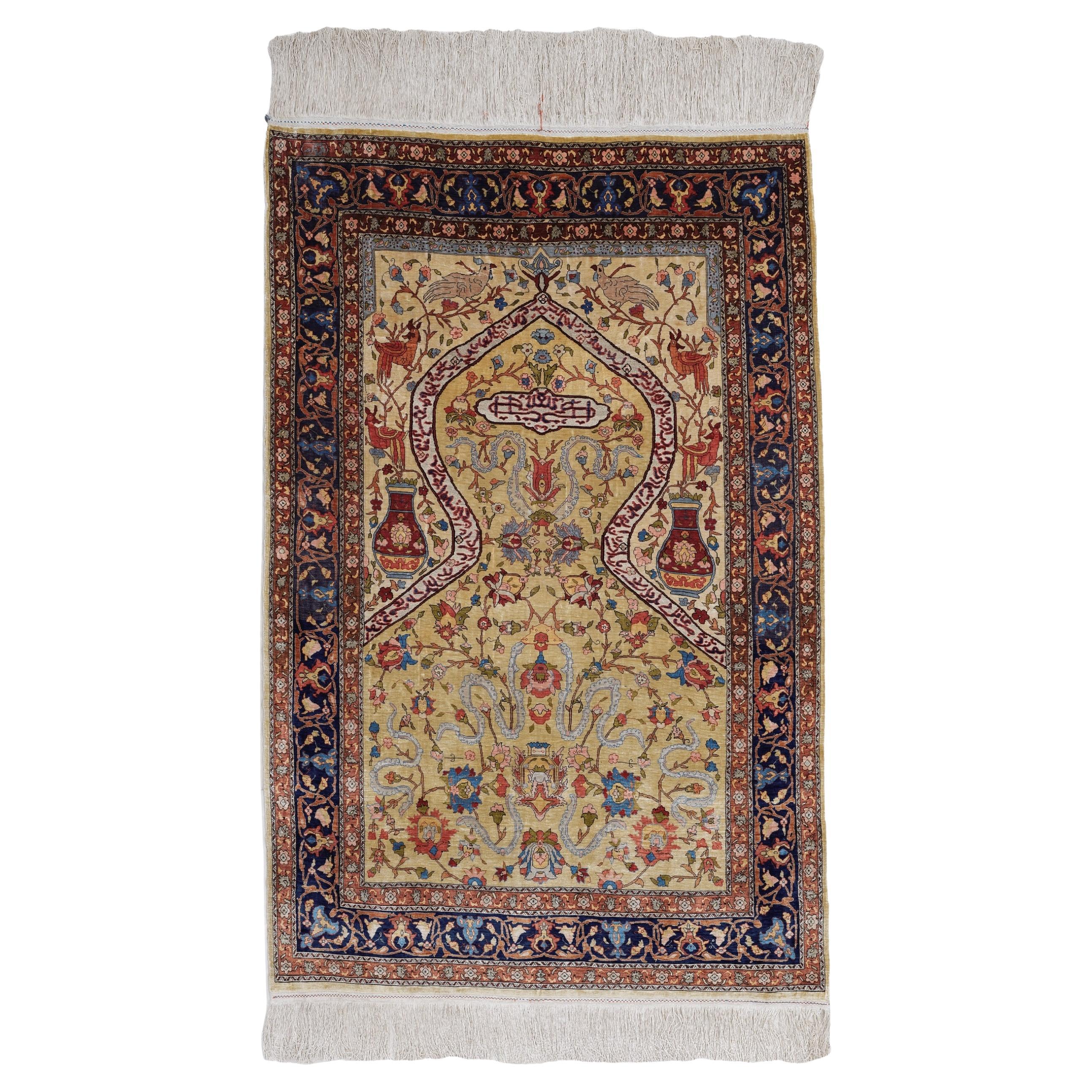 Tappeto da preghiera Hereke firmato in seta e metallo in vendita