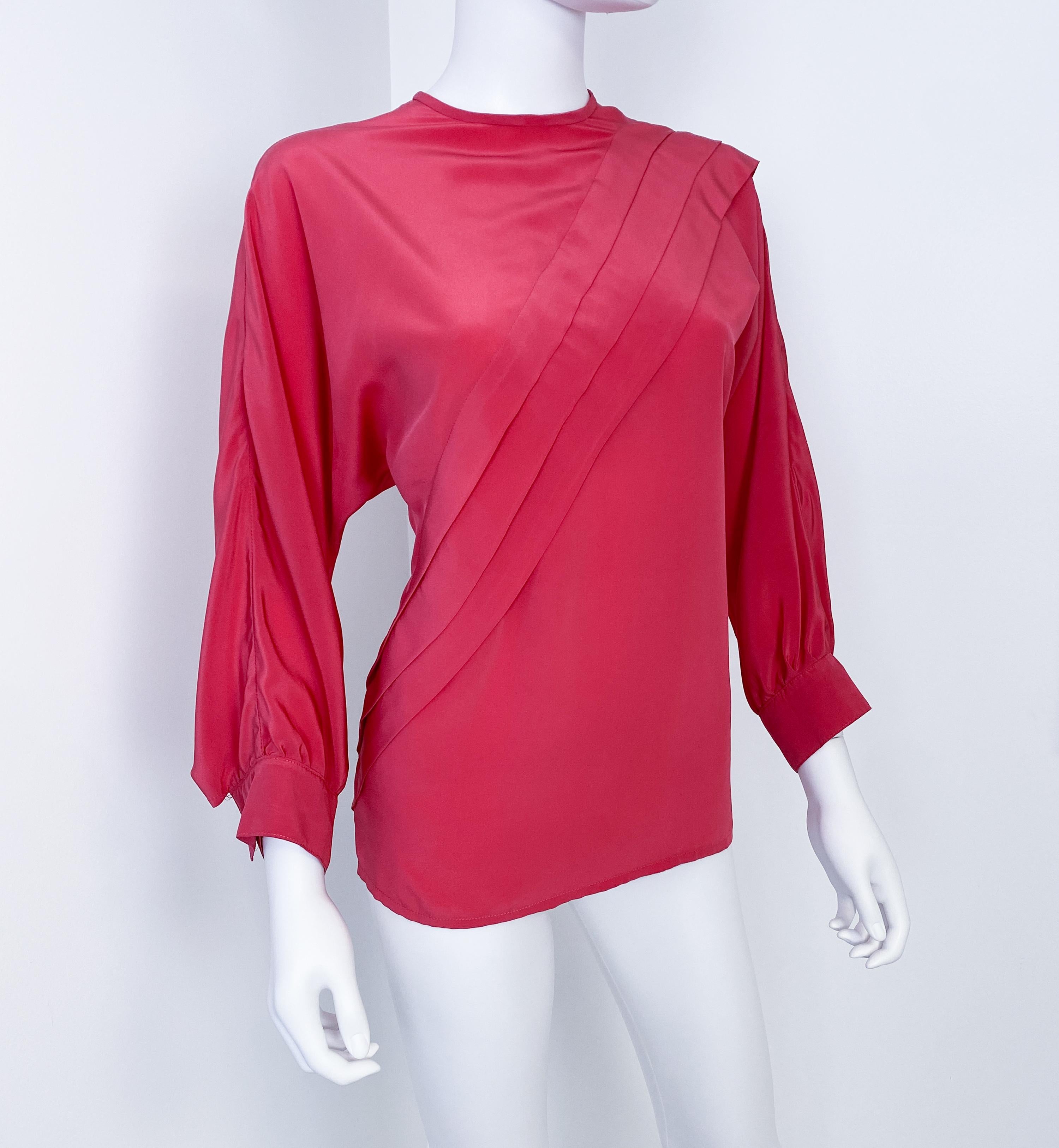 Silky Viscose Blouse Top Fuchsia Pink Origami Pleat Size 8/10, 1980s In Excellent Condition For Sale In Atlanta, GA