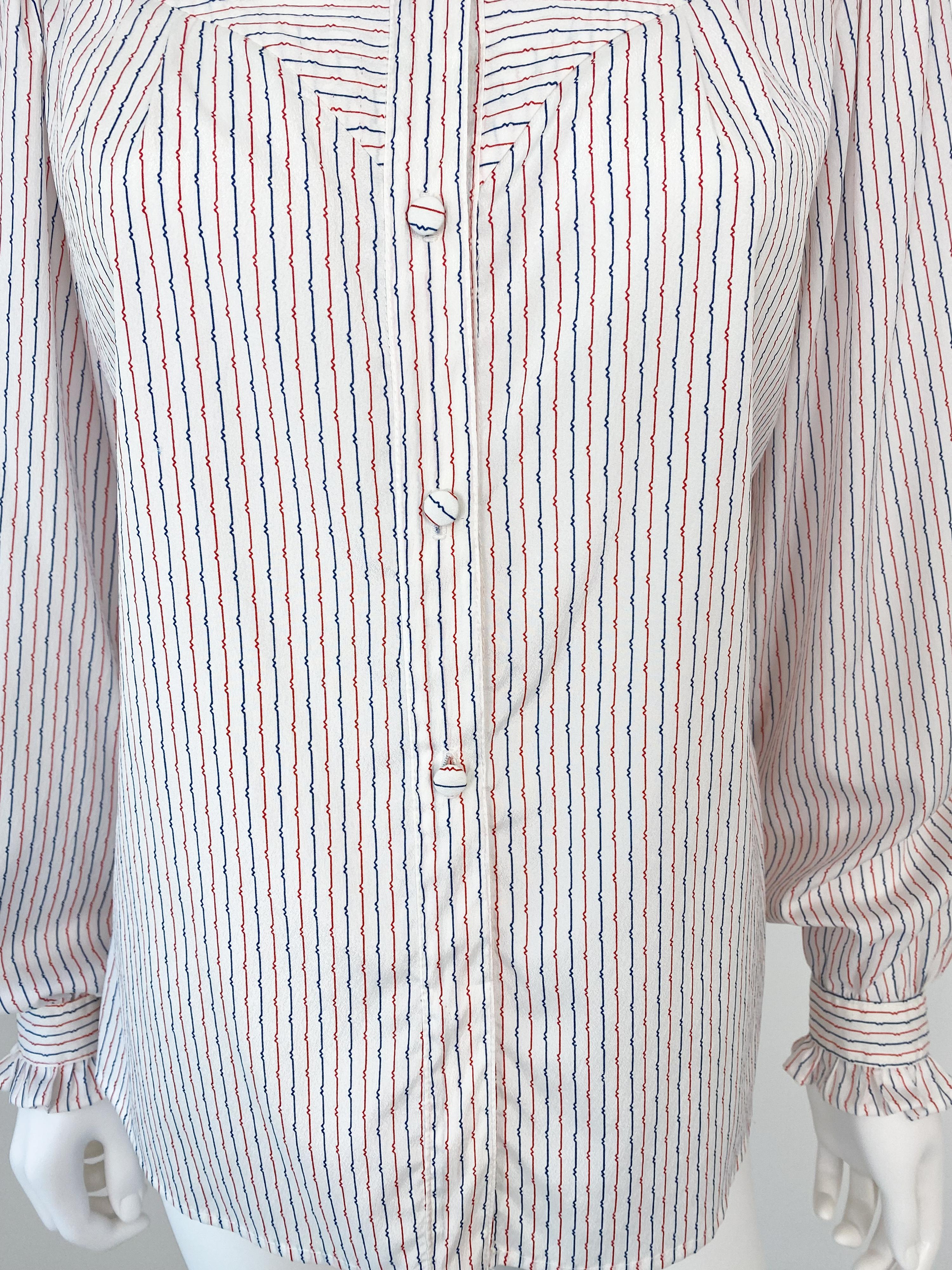 Silky Viscose Western Blouse Top Red and Blue Stripes Size 10/12, 1980s im Angebot 2