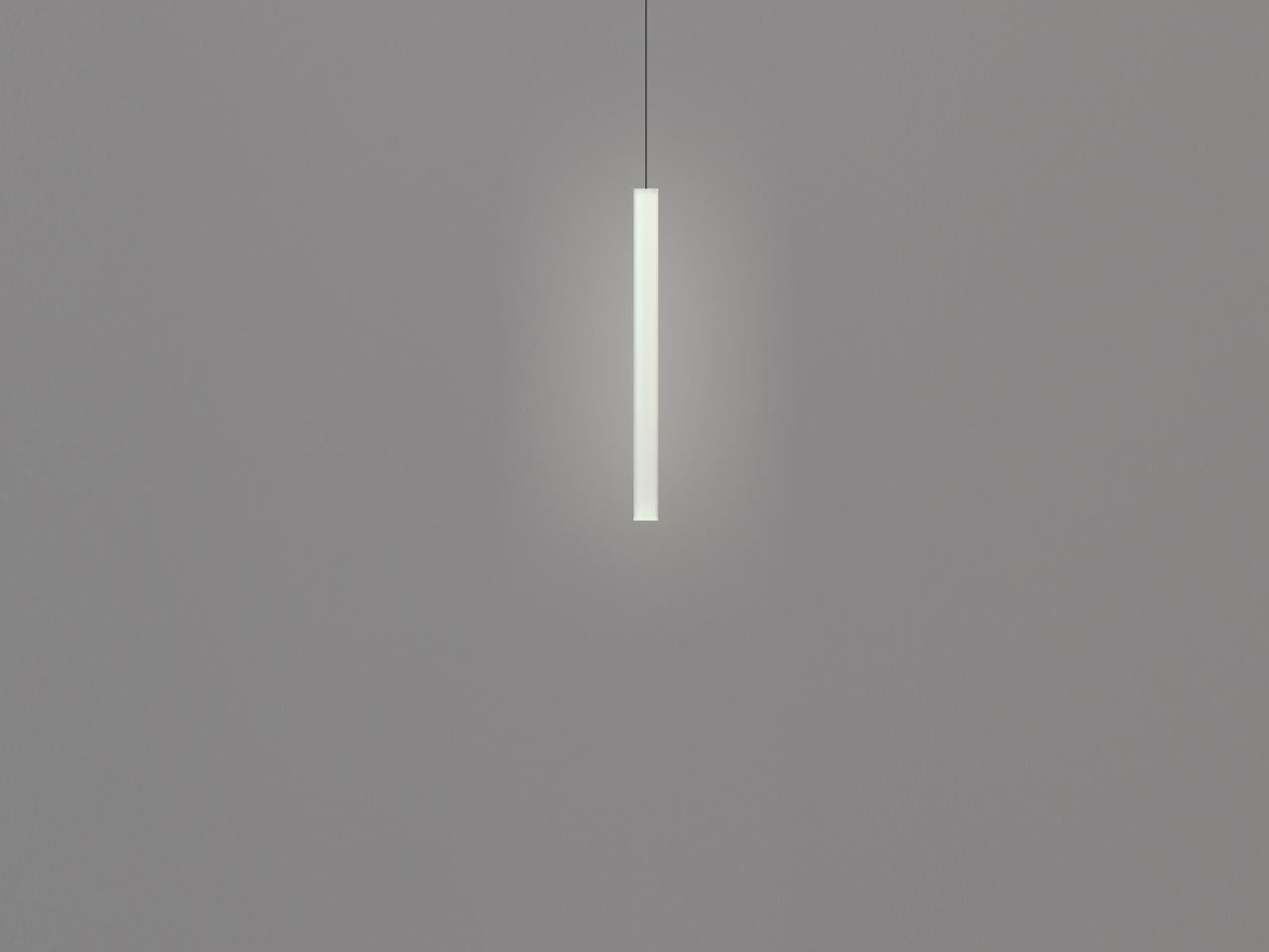 Lampada a sospensione Silky White Flux di Giò Colonna Romano
Dimensioni: Ø 5 x H. 64 cm.
Materiali: Metacrilato.

Questo prodotto è adatto all'uso interno ed esterno. Tutte le nostre lampade possono essere cablate a seconda del Paese. Se viene