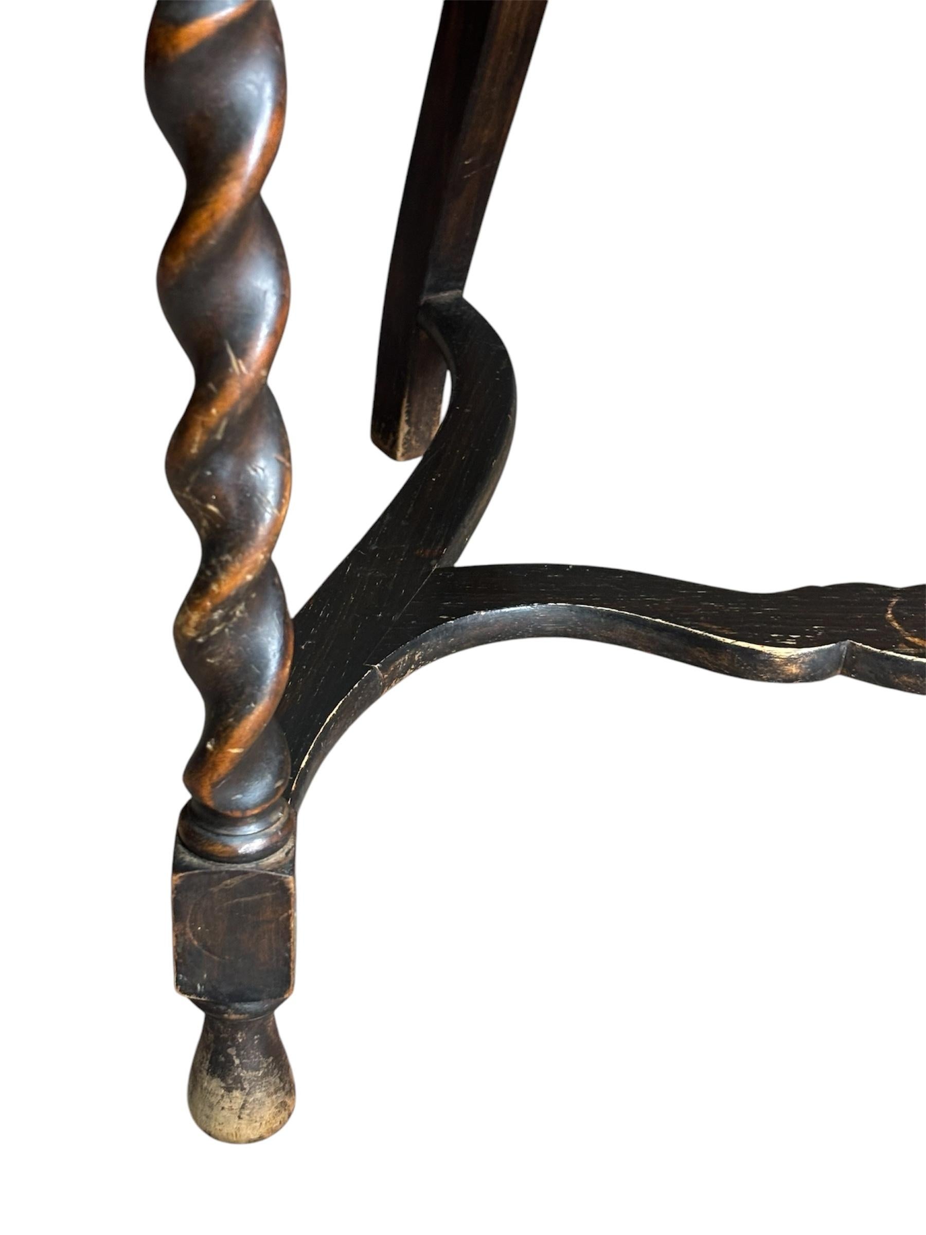 Silla Arts & Crafts inglesa For Sale 9