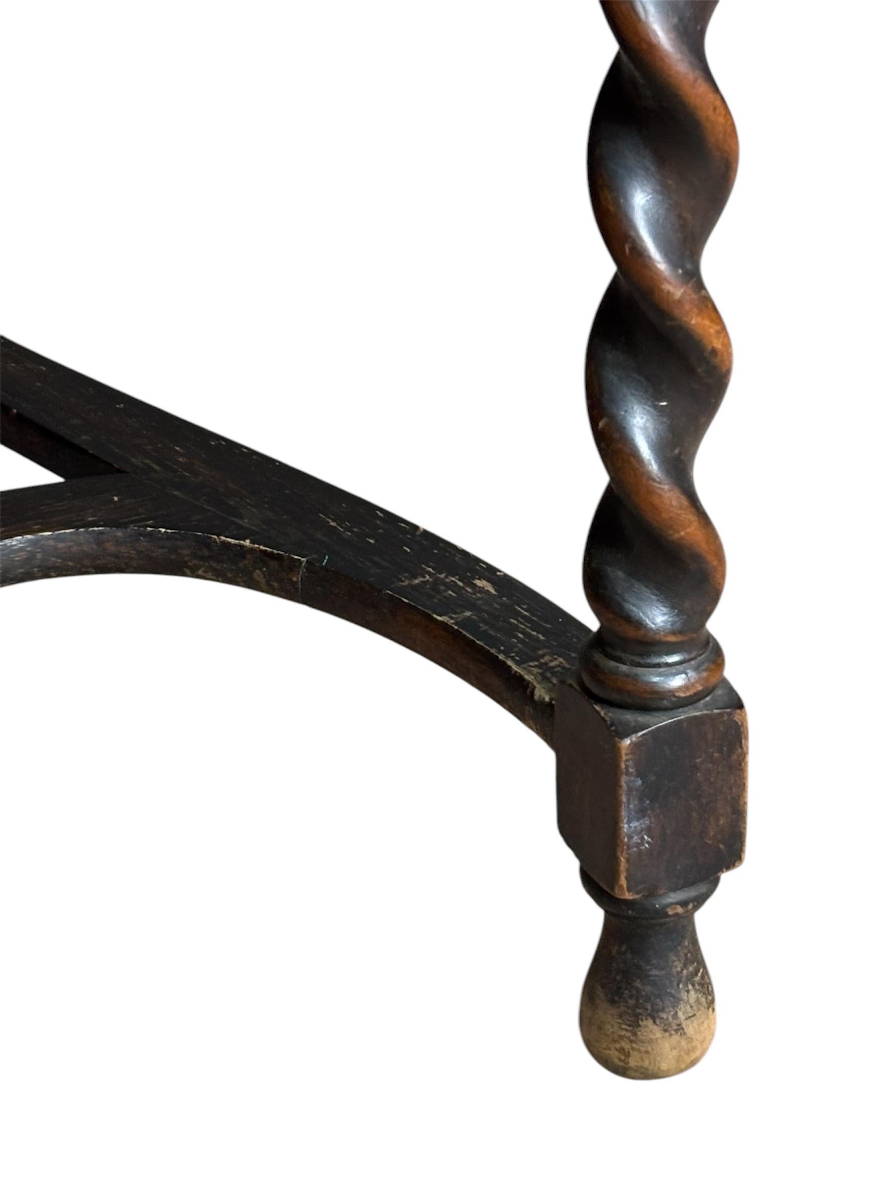 Silla Arts & Crafts inglesa For Sale 11