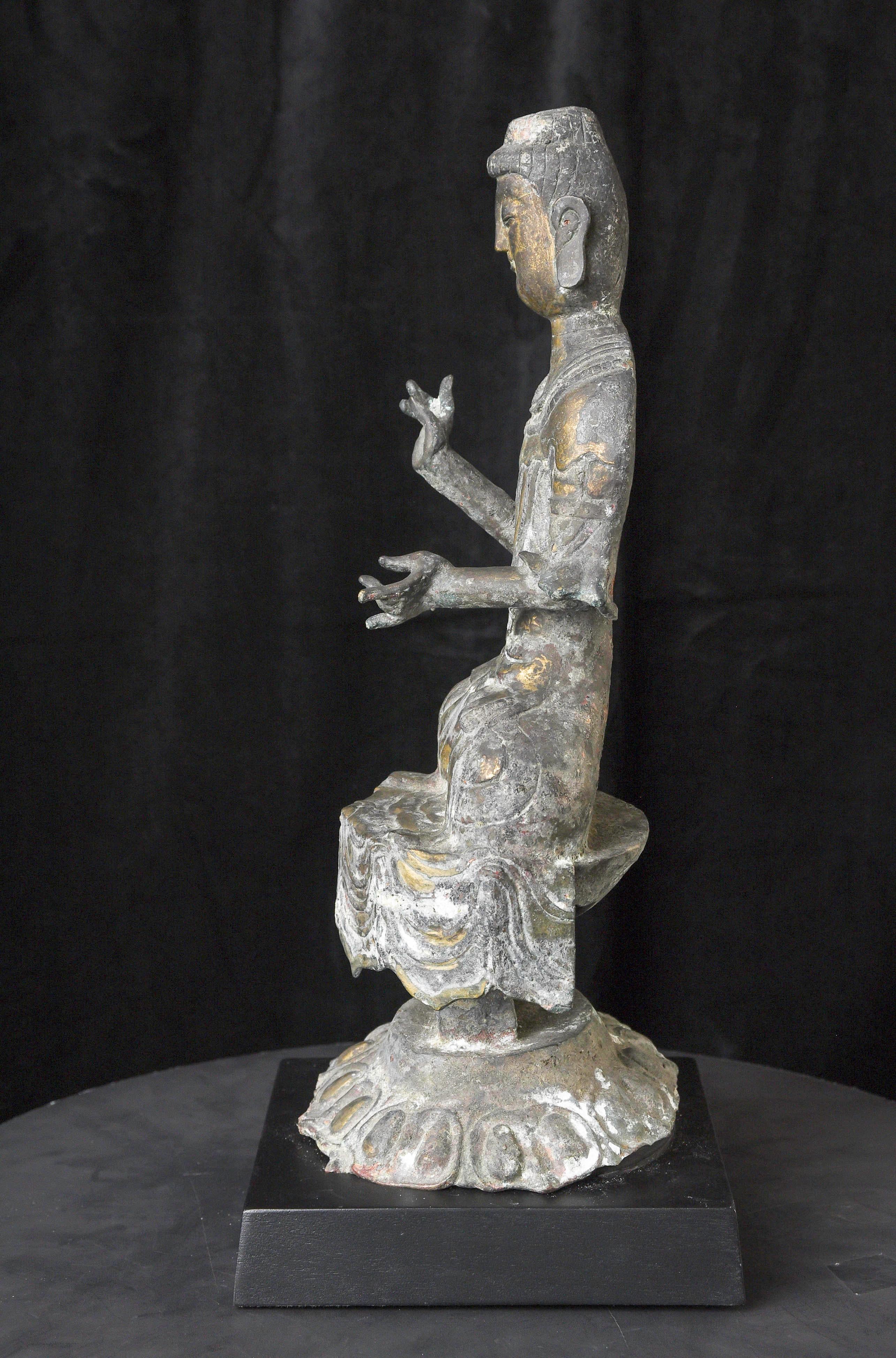  Korean Bronze Buddha- Large and very special early Buddha. Good Age In Good Condition For Sale In Ukiah, CA
