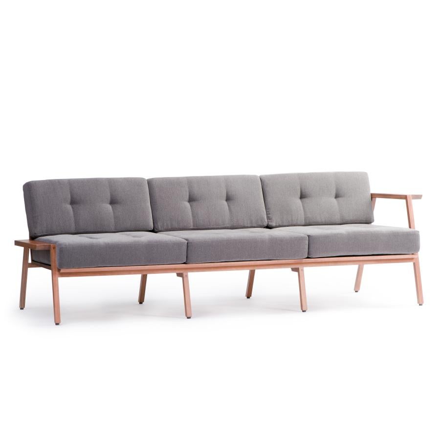 3-seat sofa designed to be light. It conserves the details that distinguish the “Dedo” collection: the angles, the thin surfaces and the knots. Produced in three different types of wood: tzalam, walnut and oak. One of the main distinctions of its