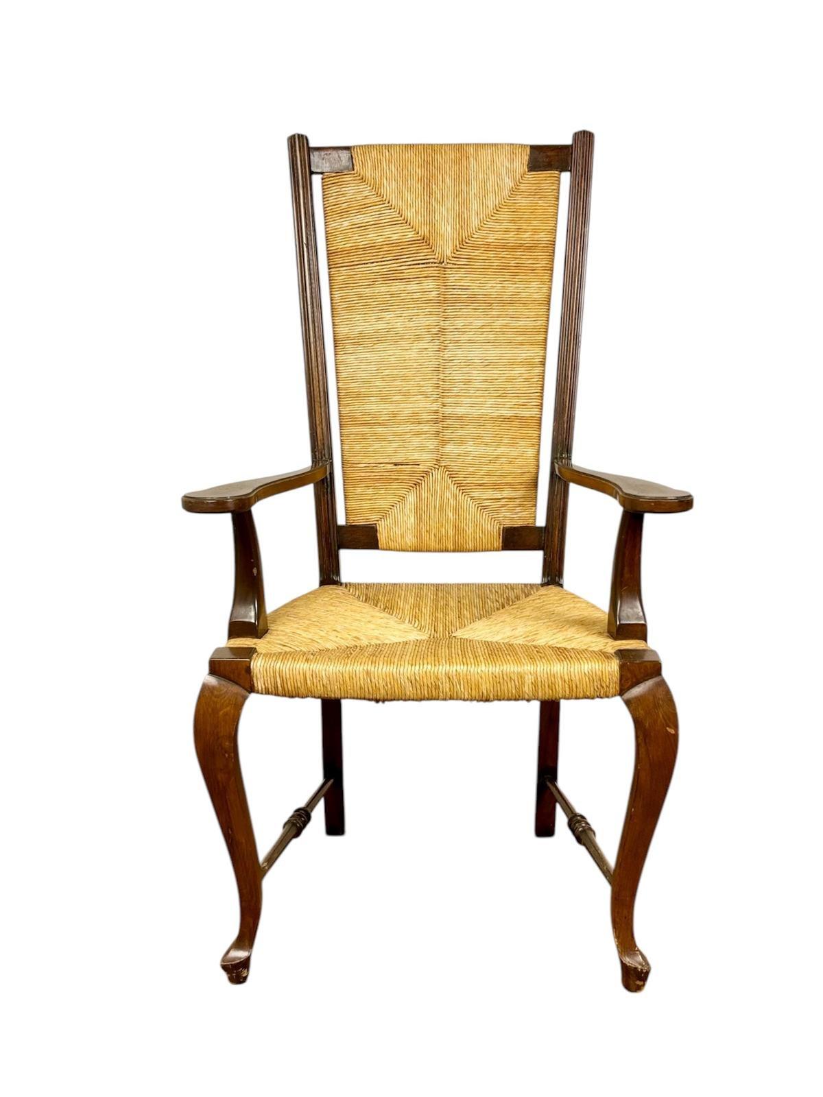 Sillón estilo Reina Ana realizado en cuerda de enea entretejida y madera de Haya Queen Anne en venta