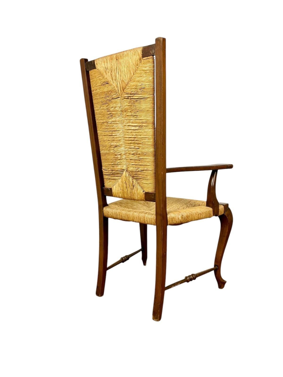 Sillón estilo Reina Ana realizado en cuerda de enea entretejida y madera de Haya mediados del siglo XX en venta