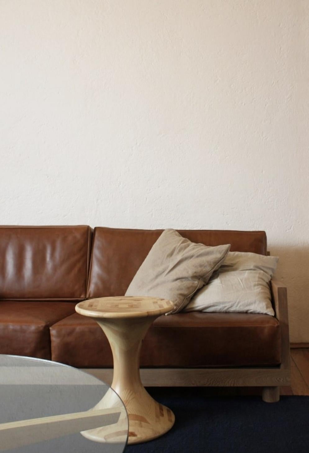 Sillón Paz Couch von Maria Beckmann, vertreten durch Tuleste Factory 4