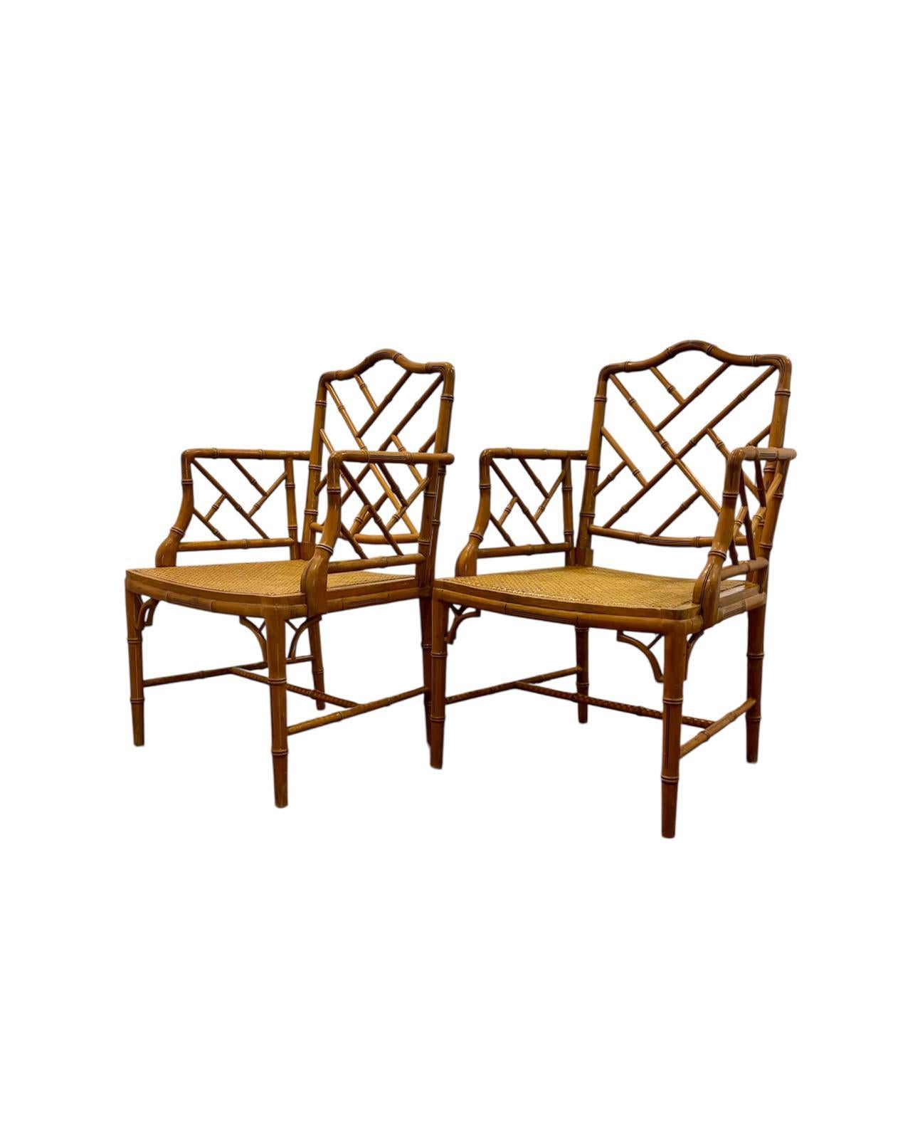 Sillones ingleses Chippendale de falso bambú mediados del siglo XX en venta
