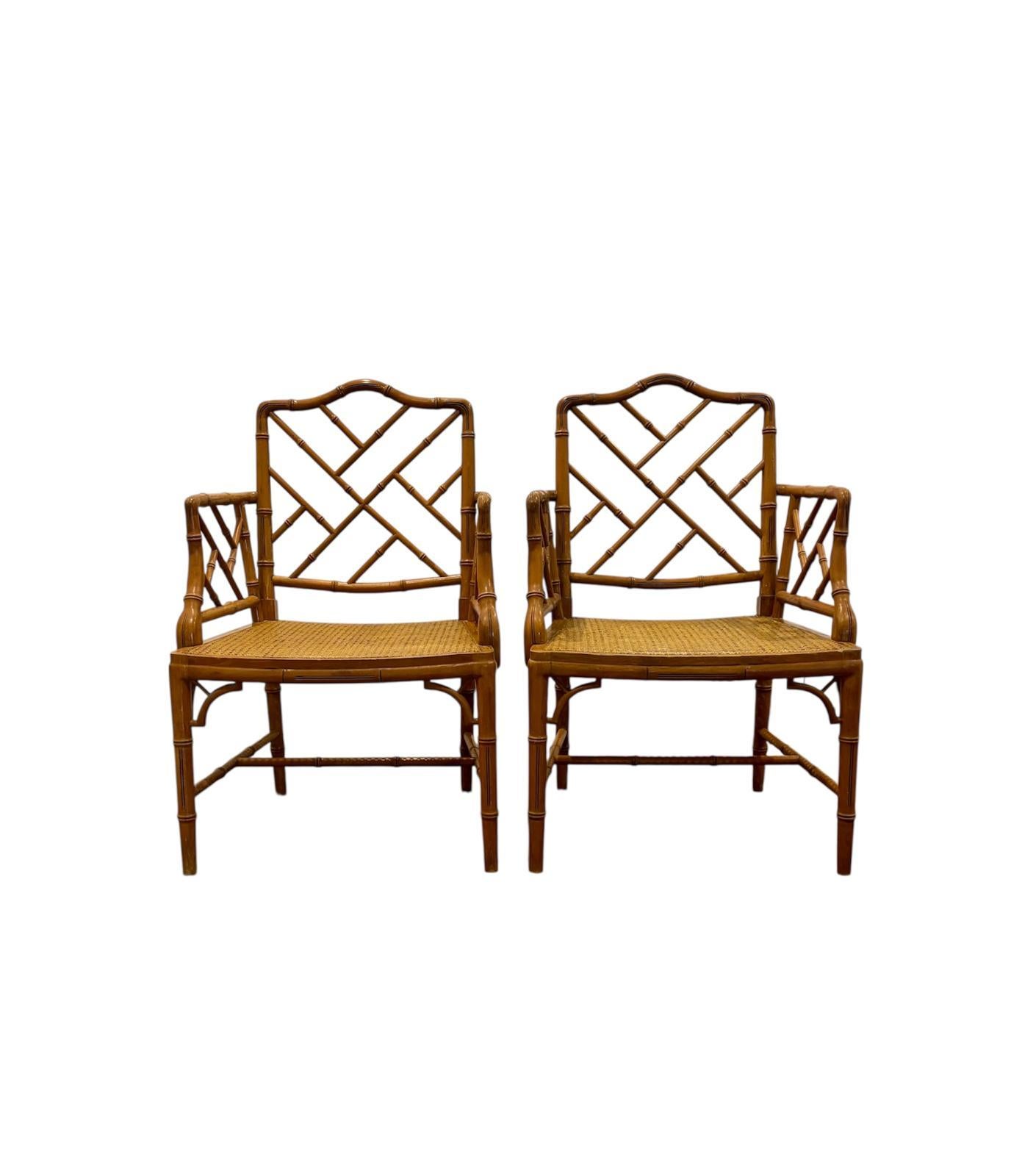 Sillones ingleses Chippendale de falso bambú bambú de imitación en venta