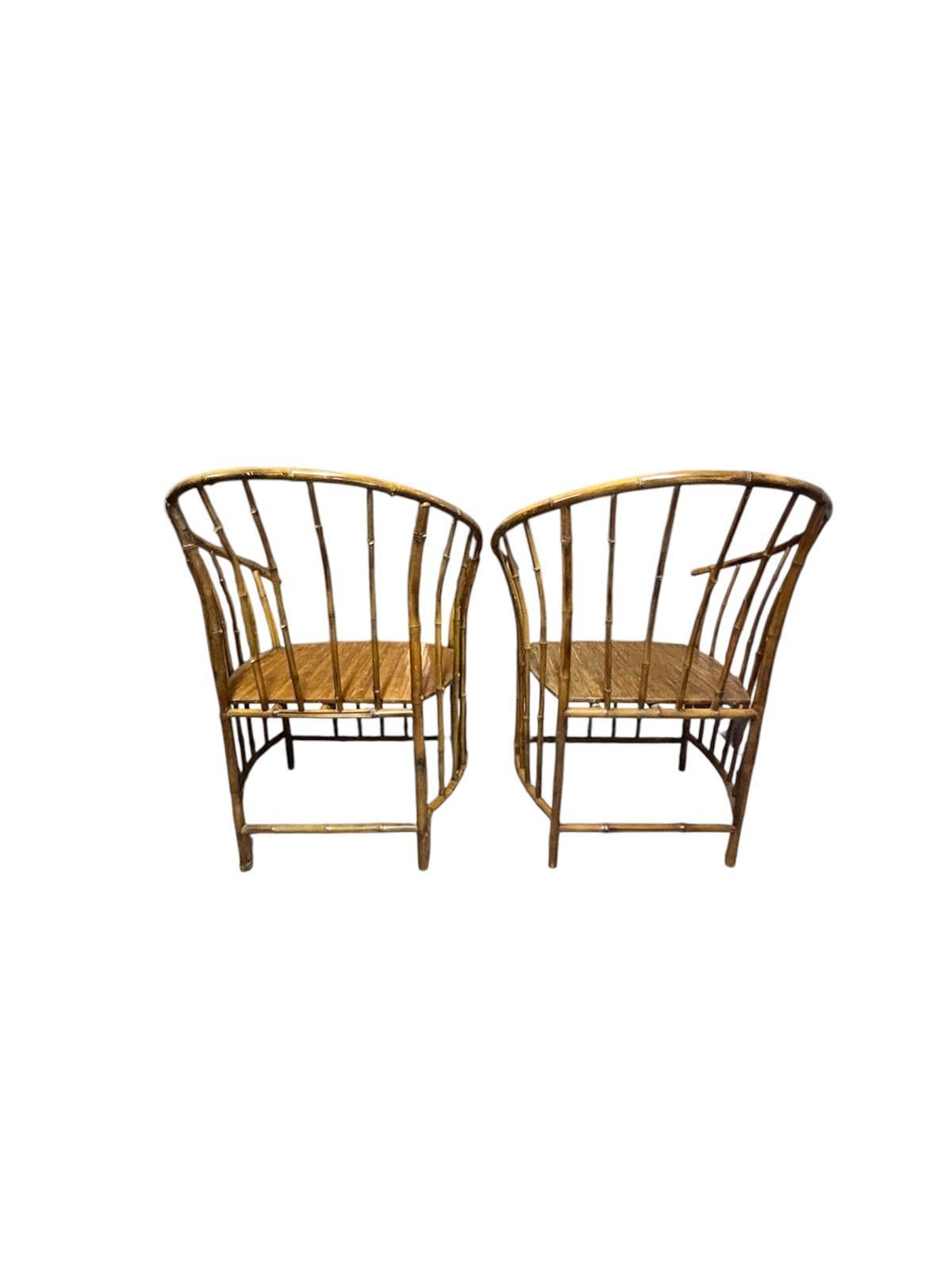 Sillones italianos de Bambú Circa 1.950, realizados en madera, con forma de herradura y de estilo Chinoiserie.