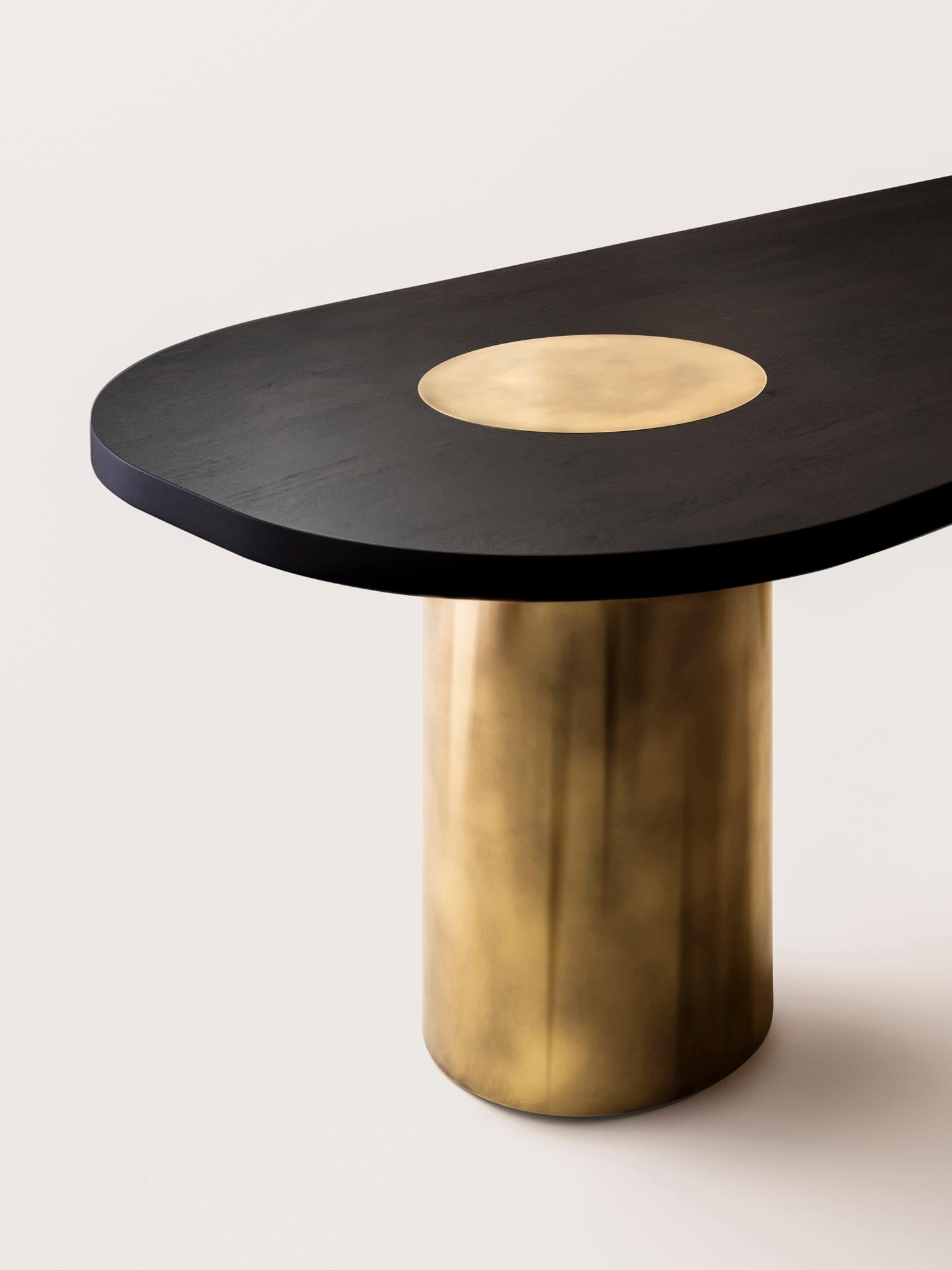 Silo Dining Table - Ebonized Walnut and Burnished Brass In New Condition For Sale In New York, NY