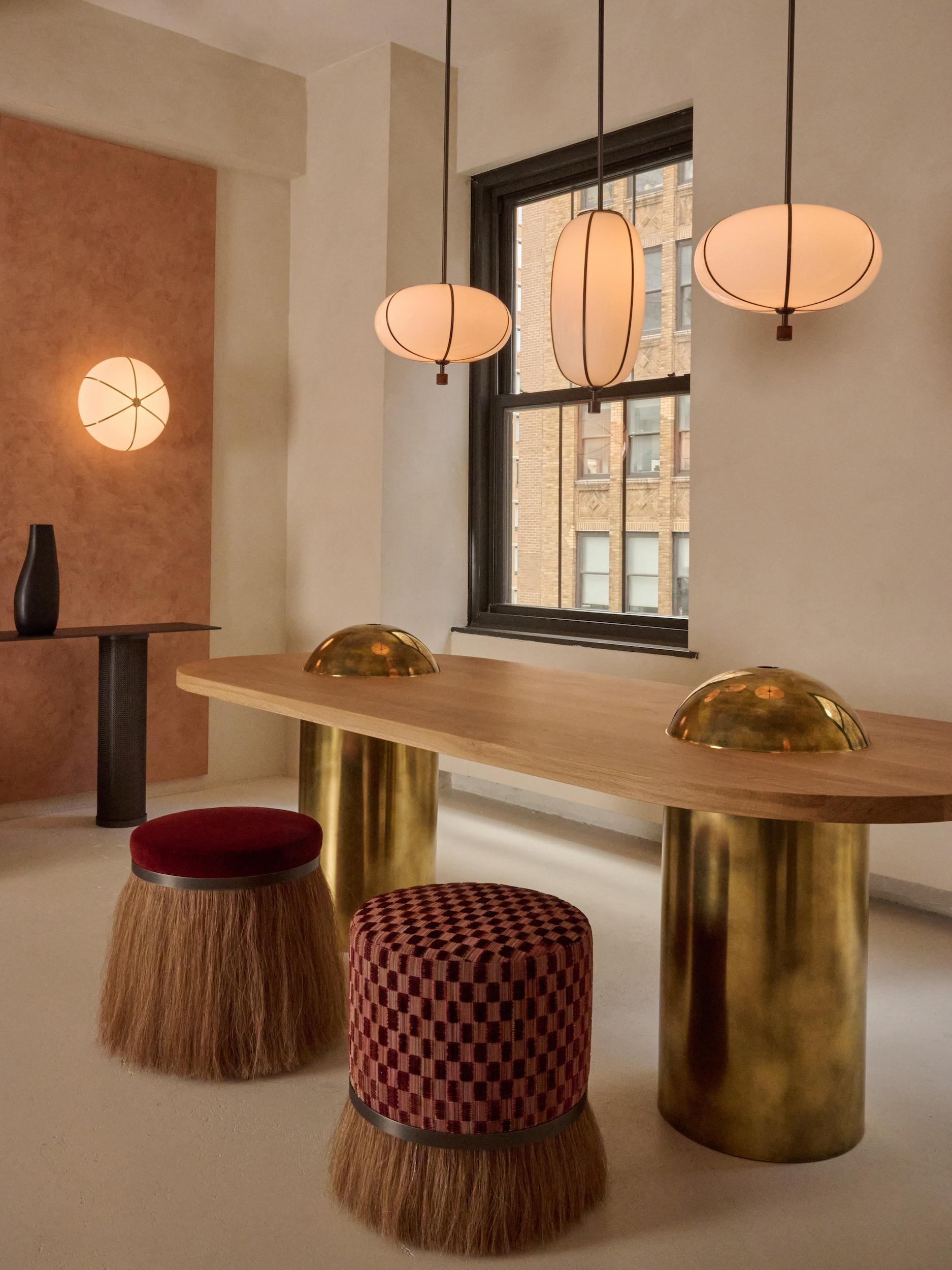Konekt Silo Dining Table - Ebonized Walnut and Burnished Brass en vente 2