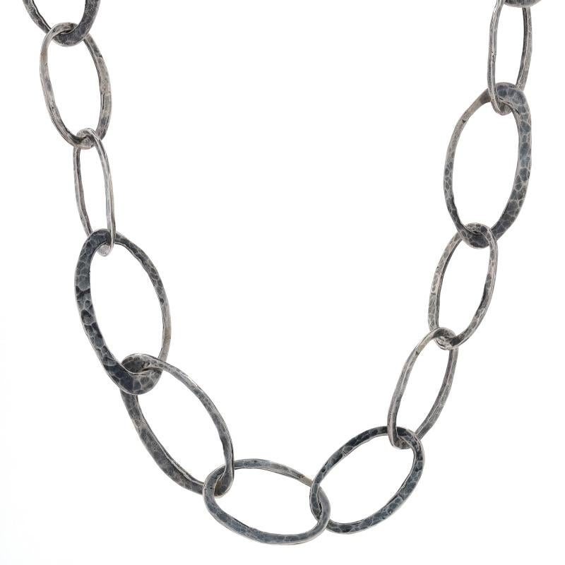 Brand: Silpada
Design: Oval Hammered Link

Metal Content: Sterling Silver

Chain Style: Fancy Oval Hammered Link
Necklace Style: Chain
Fastening Type: Lobster Claw Clasp

Measurements

Adjustable length up to: 18 3/4