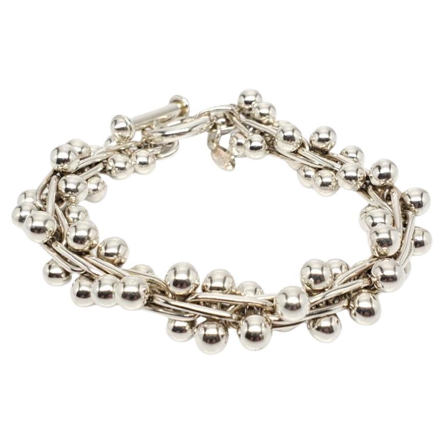 What is a toggle bracelet?