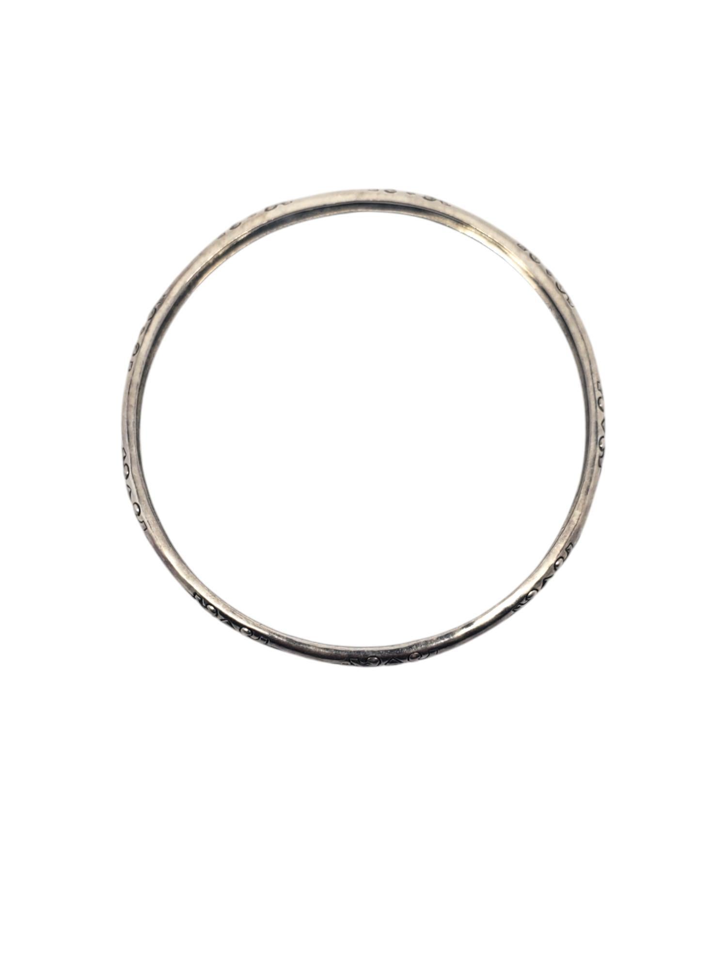 Silpada Sterling Silver Set Of 3 Willow Bangle XO Bracelets -

Ces bracelets vintage de Silpada sont ornés d'un motif de saule X0XO en relief, serti dans de l'argent sterling.

Taille : 8.25