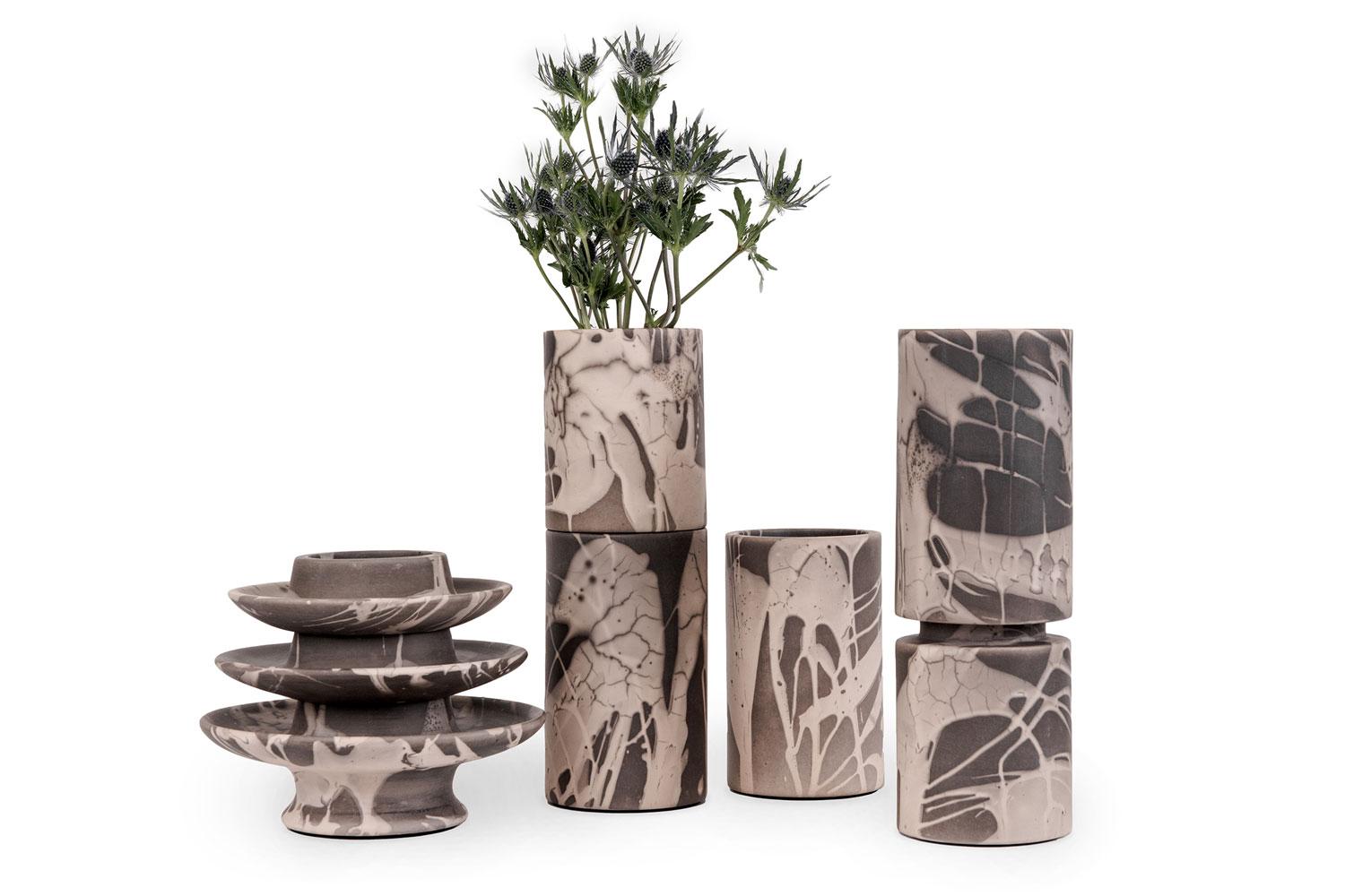 Grand vase en faïence texturée à la soie, Gilles Caffier Abîmé - En vente à Tulsa, OK