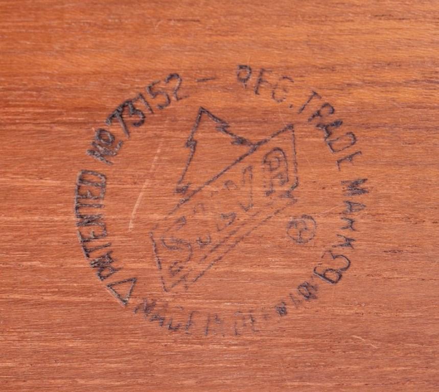 Silva. Bandeja grande de madera preciosa. Diseño danés. Mediados del siglo XX Madera en venta