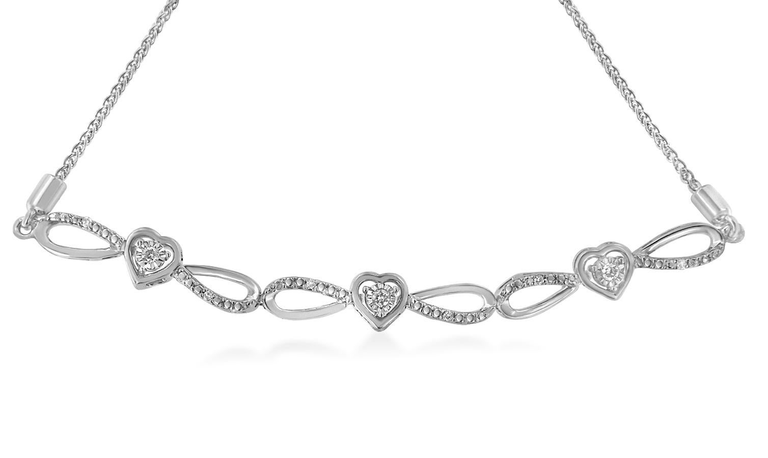 Contemporain A Silver 1/10 Cttw Diamond Triple Heart-in-Infinity Bolo Style Adjustable Bracelet en vente