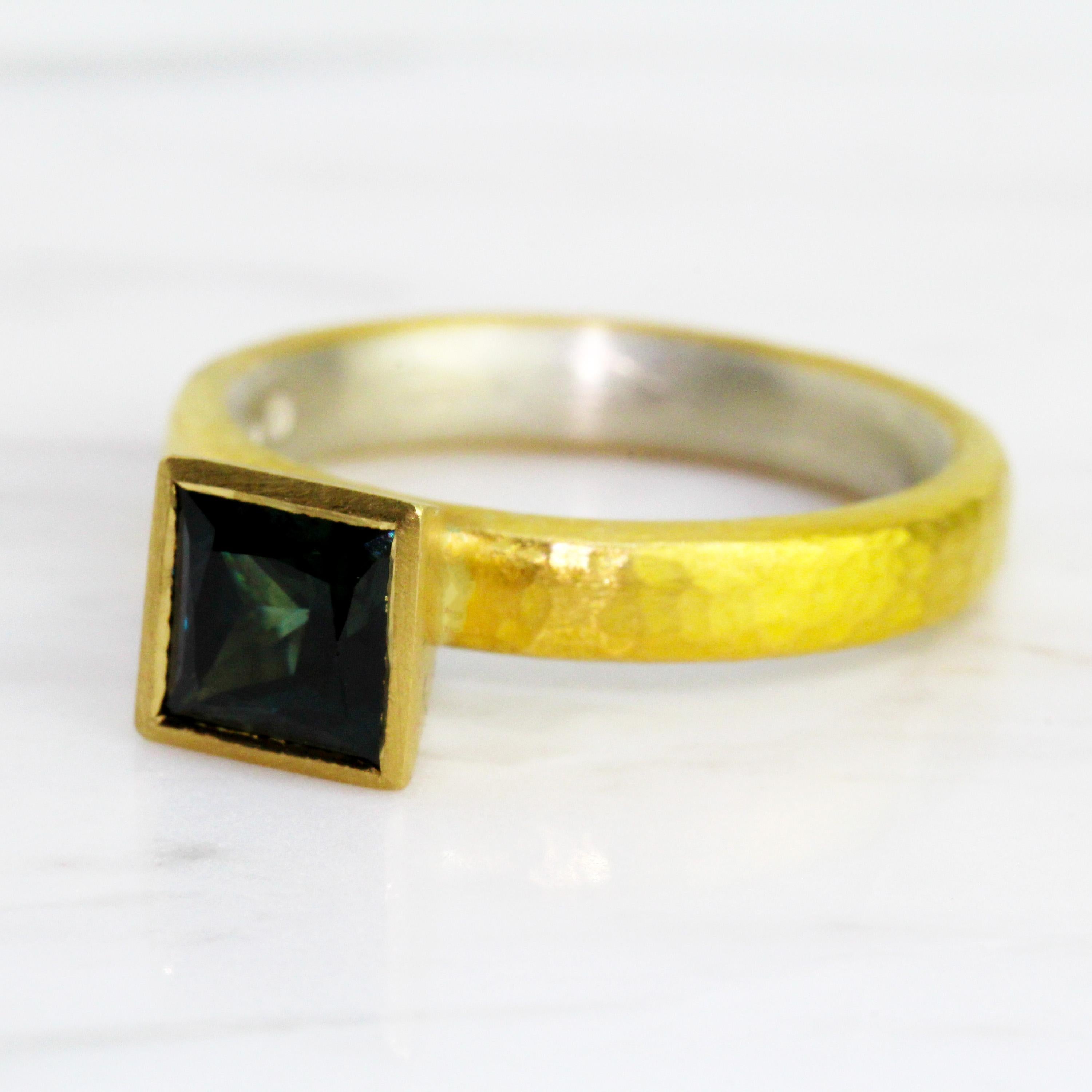 Contemporary Silver 18 Karat 22 Karat Yellow Gold Blue Green Sapphire Ring For Sale