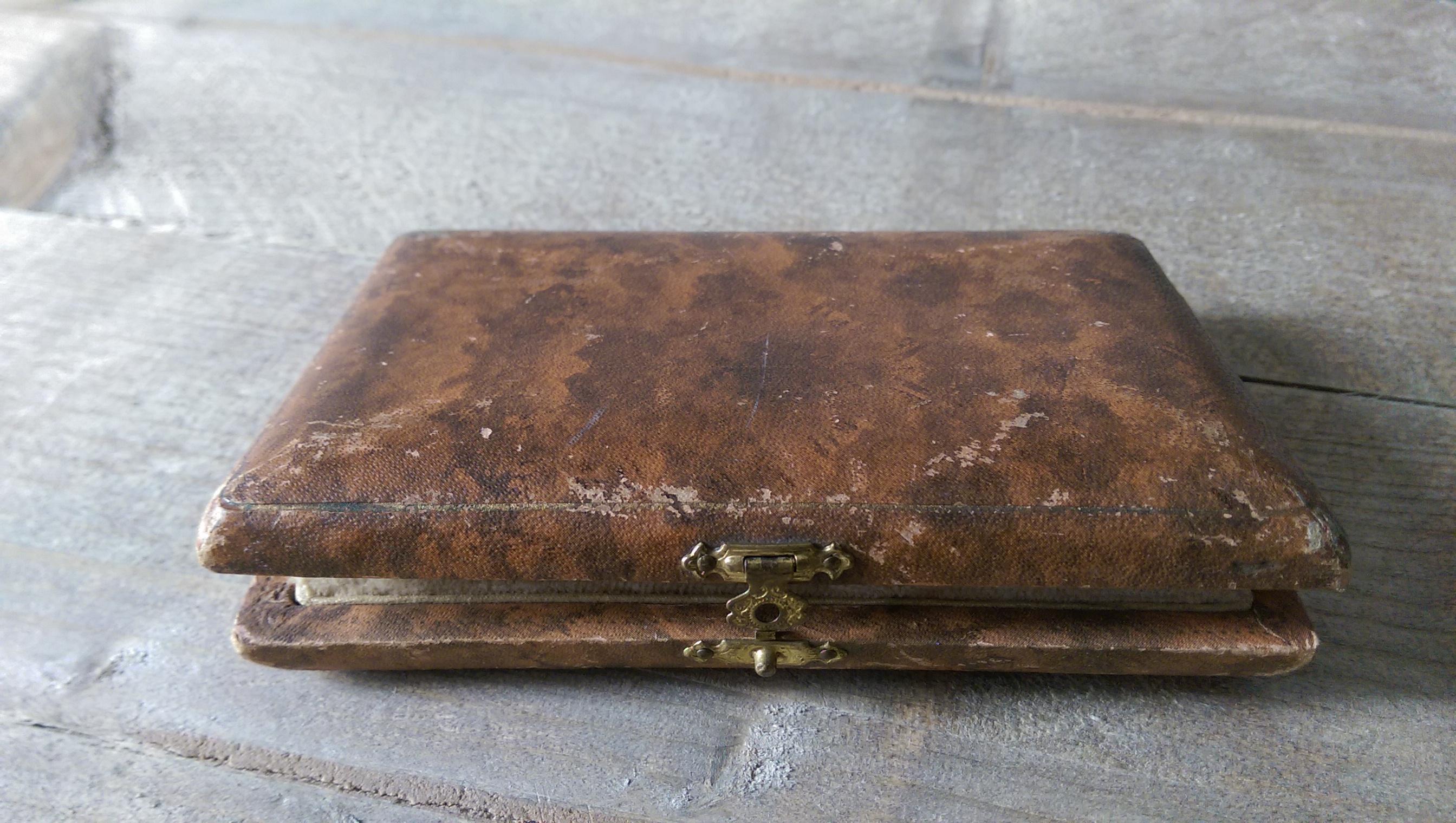 Silver 1914 Sewing Kit In Good Condition For Sale In Eindhoven, NL