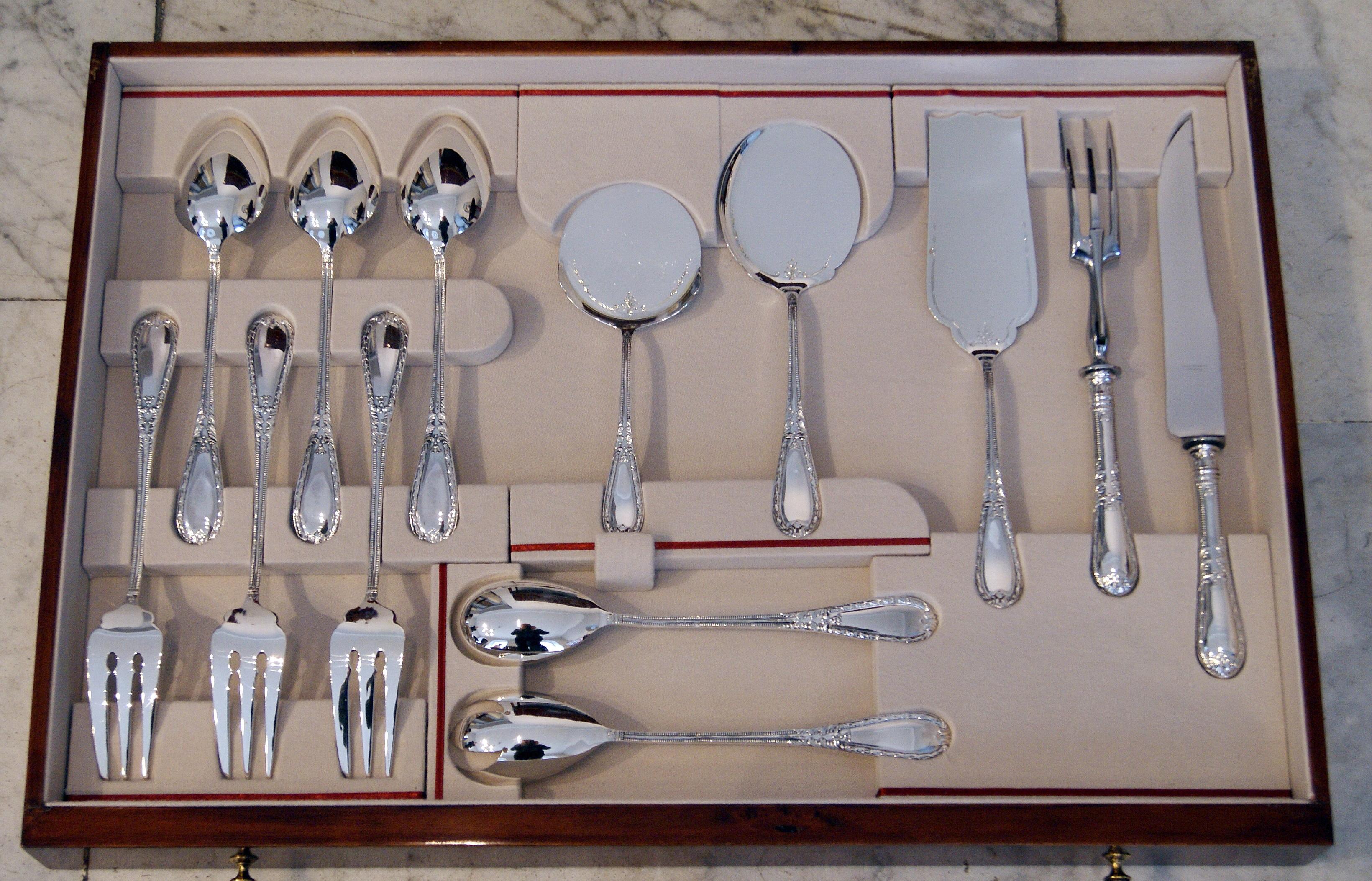 Art Nouveau Silver 234-Pieces Cutlery Set 12 Persons Oriol Barcelona In Showcase 3