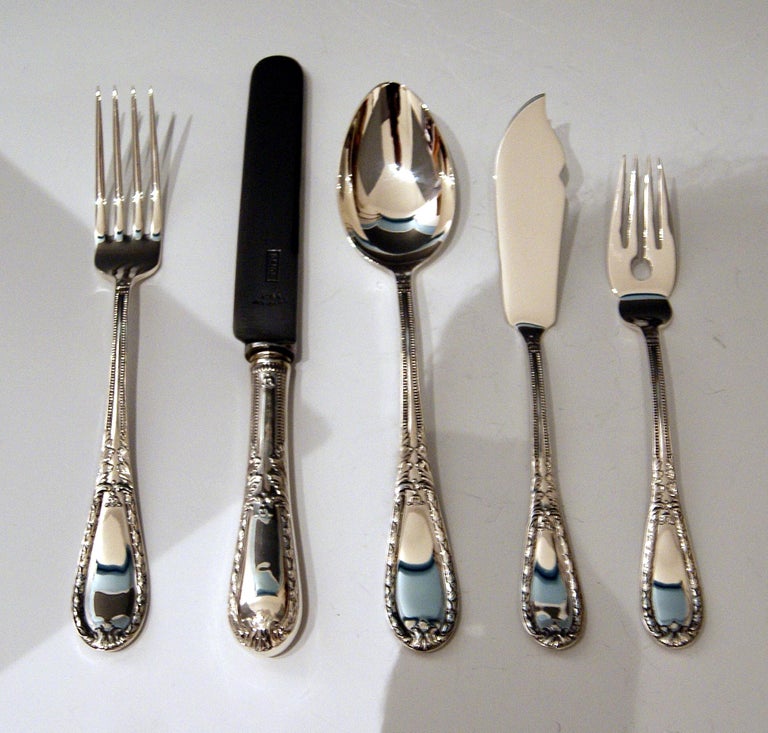 Art Nouveau Silver 234-Pieces Cutlery Set 12 Persons Oriol Barcelona In Showcase For Sale 7