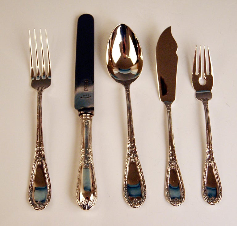 Art Nouveau Silver 234-Pieces Cutlery Set 12 Persons Oriol Barcelona In Showcase For Sale 8