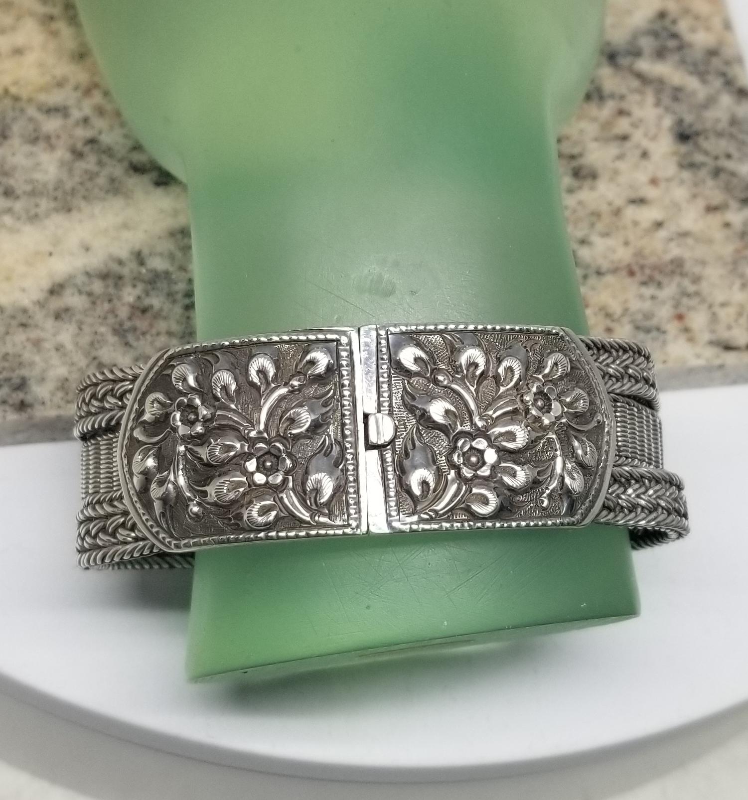 Women's or Men's Silver 3 row mesh bracelet with flower motif center and on clasp
