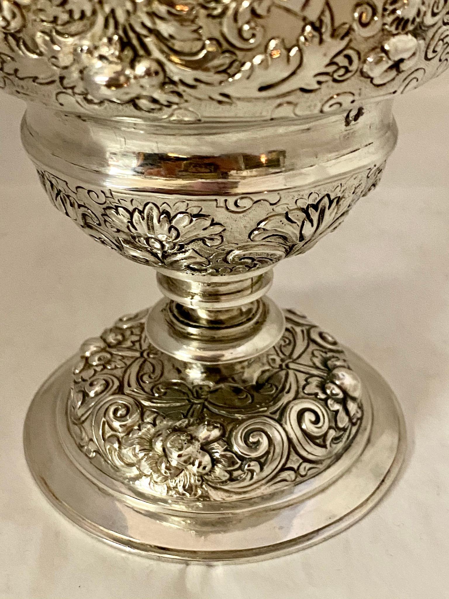 Silber Silber 780/00 Krug Hergestellt in Hanau um 1900, Handgefertigt, Neo Barock im Zustand „Gut“ im Angebot in Heerlen, NL