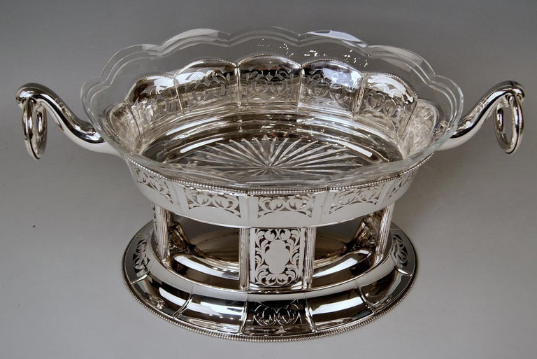 Stunning Art Nouveau large silver flower bowl or jardinière with original glass liner
Hallmarked (viennese silver)
Manufactured circa 1900

It is a finest large silver flower bowl (jardinière) with most elegant original glass liner.
Referring