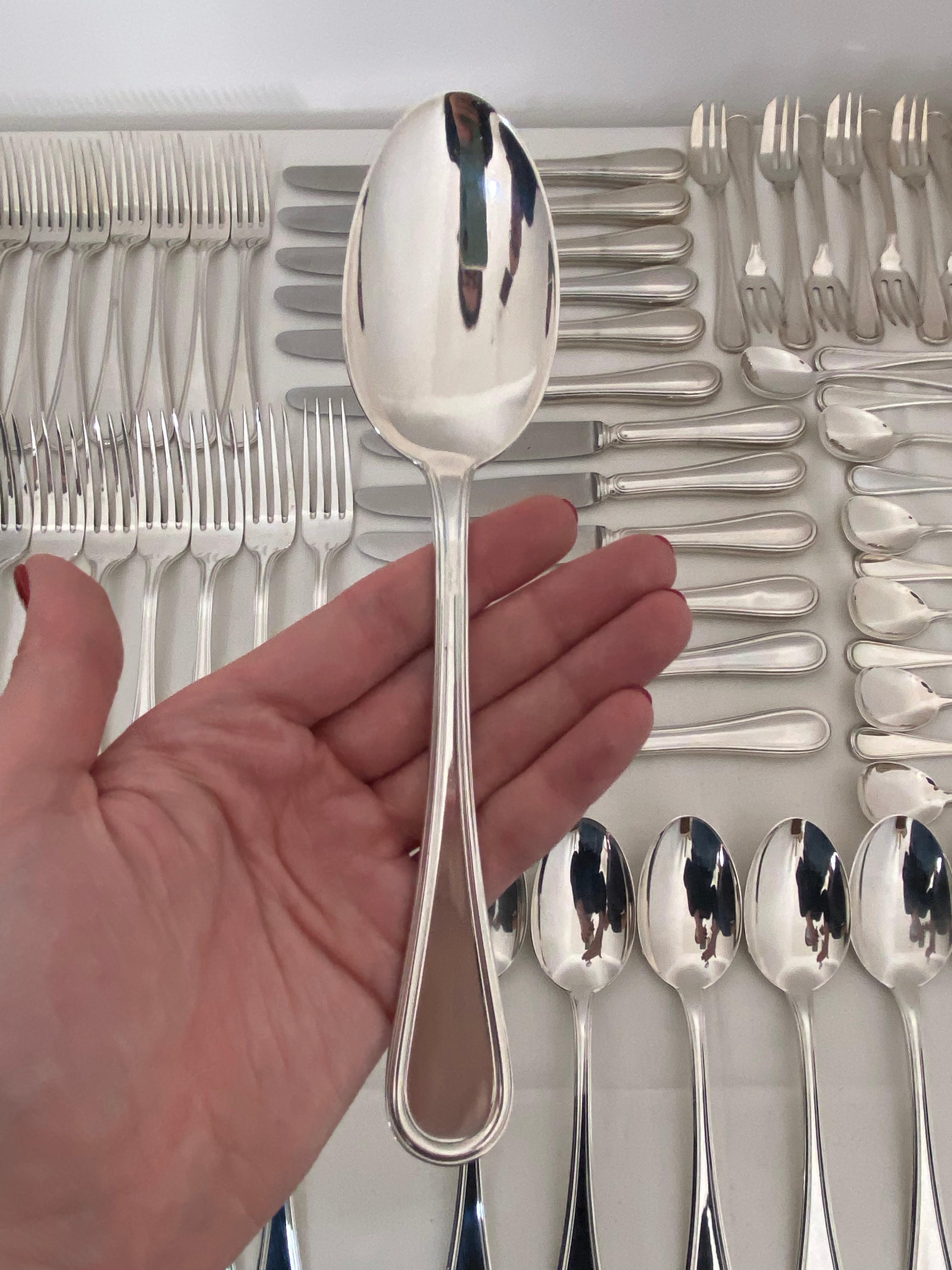 Silver 800 Cutlery 101 Pieces. With double forks. With Antioxidant Cases.  Be careful. The cutlery is made up of a double serving fork (therefore not 12 pieces but 24!) Manufactured by the famous Argenteria 