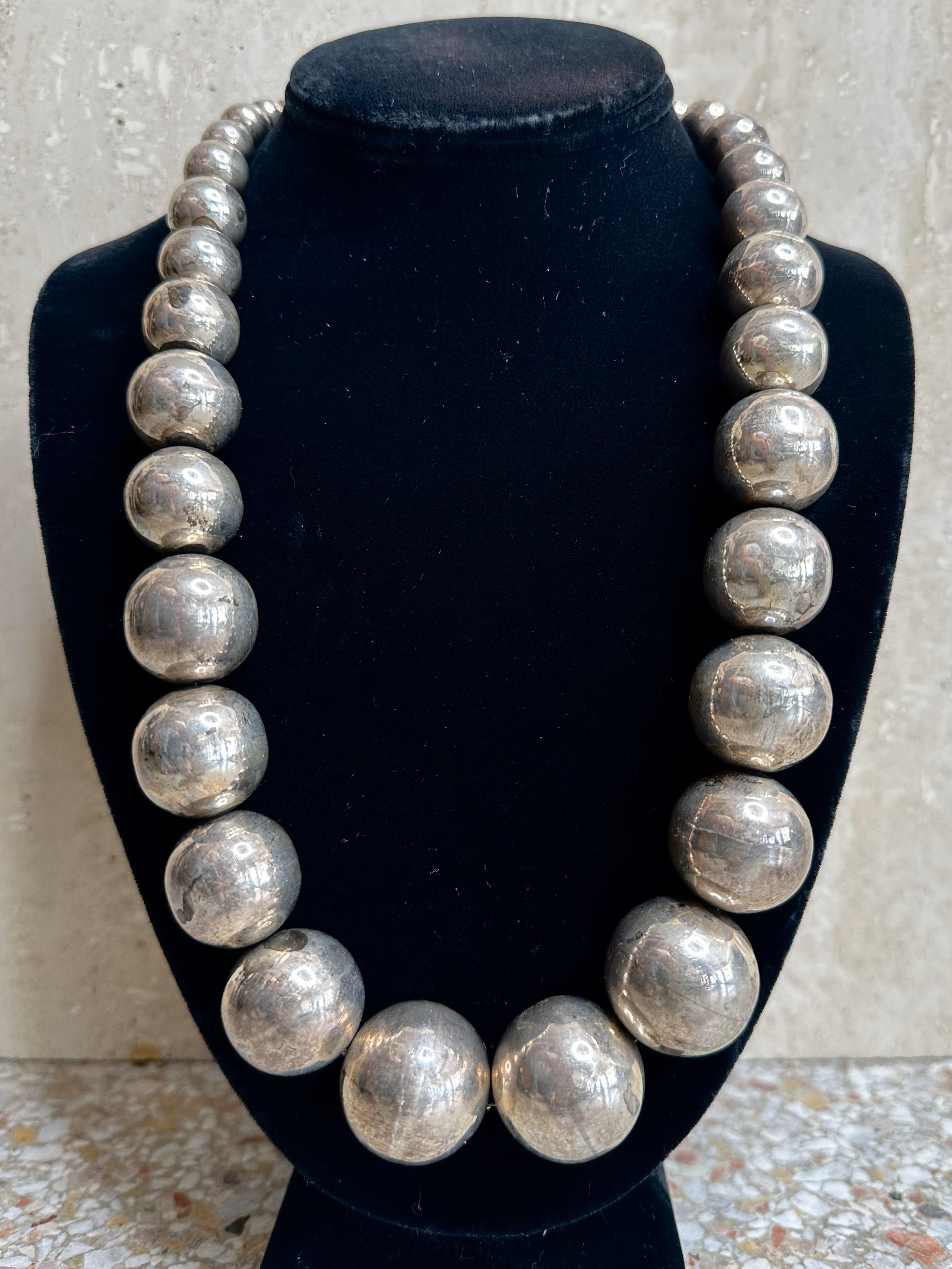 A Silver 925 Bead Necklace is a versatile, elegant accessory that combines the beauty of sterling silver with the texture and visual interest of beads. Whether you’re wearing a simple, classic design or a more intricate piece with larger beads or