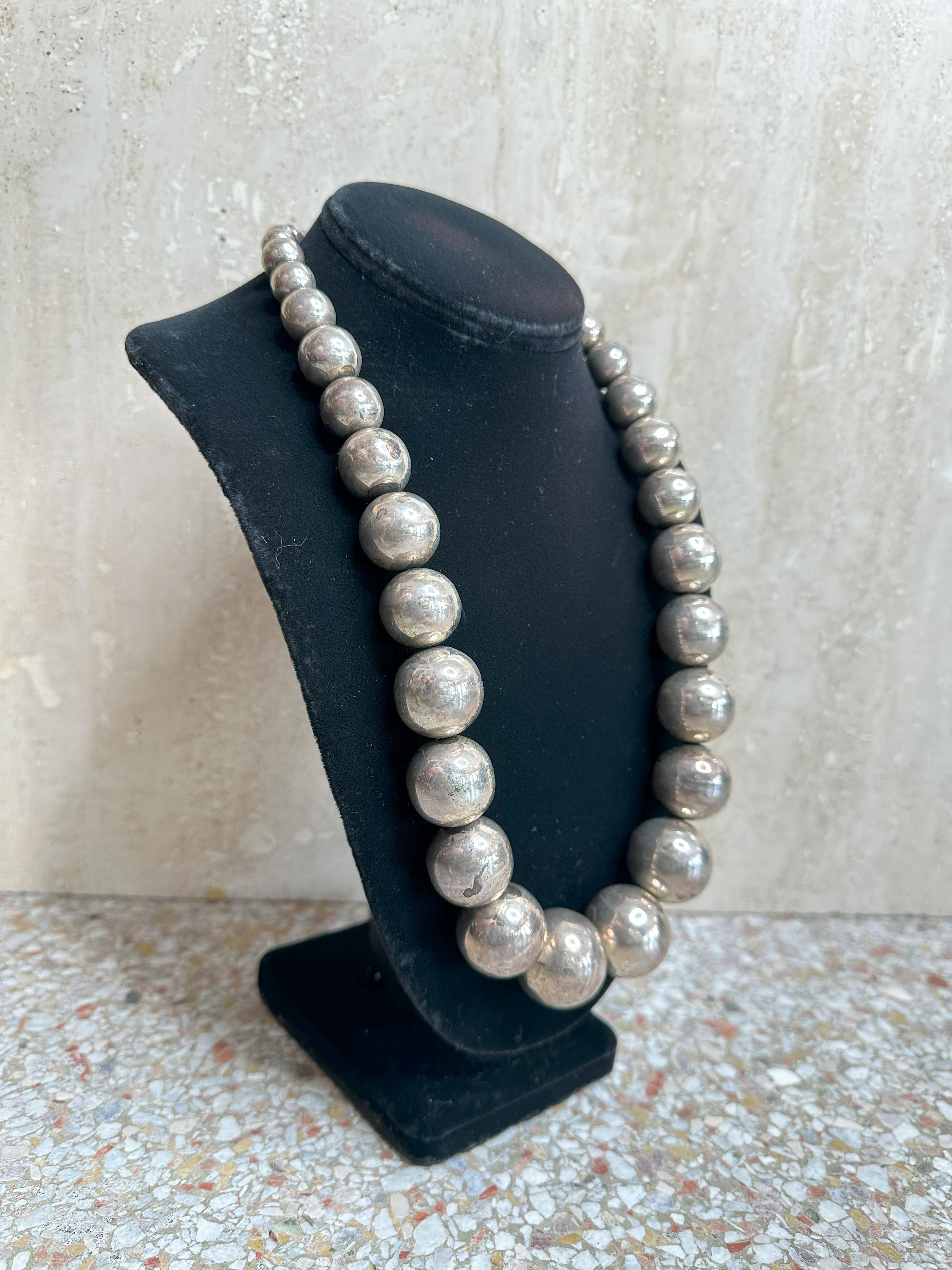 Vintage Silver 925 Bead Necklace In Good Condition For Sale In Lake Worth Beach, FL