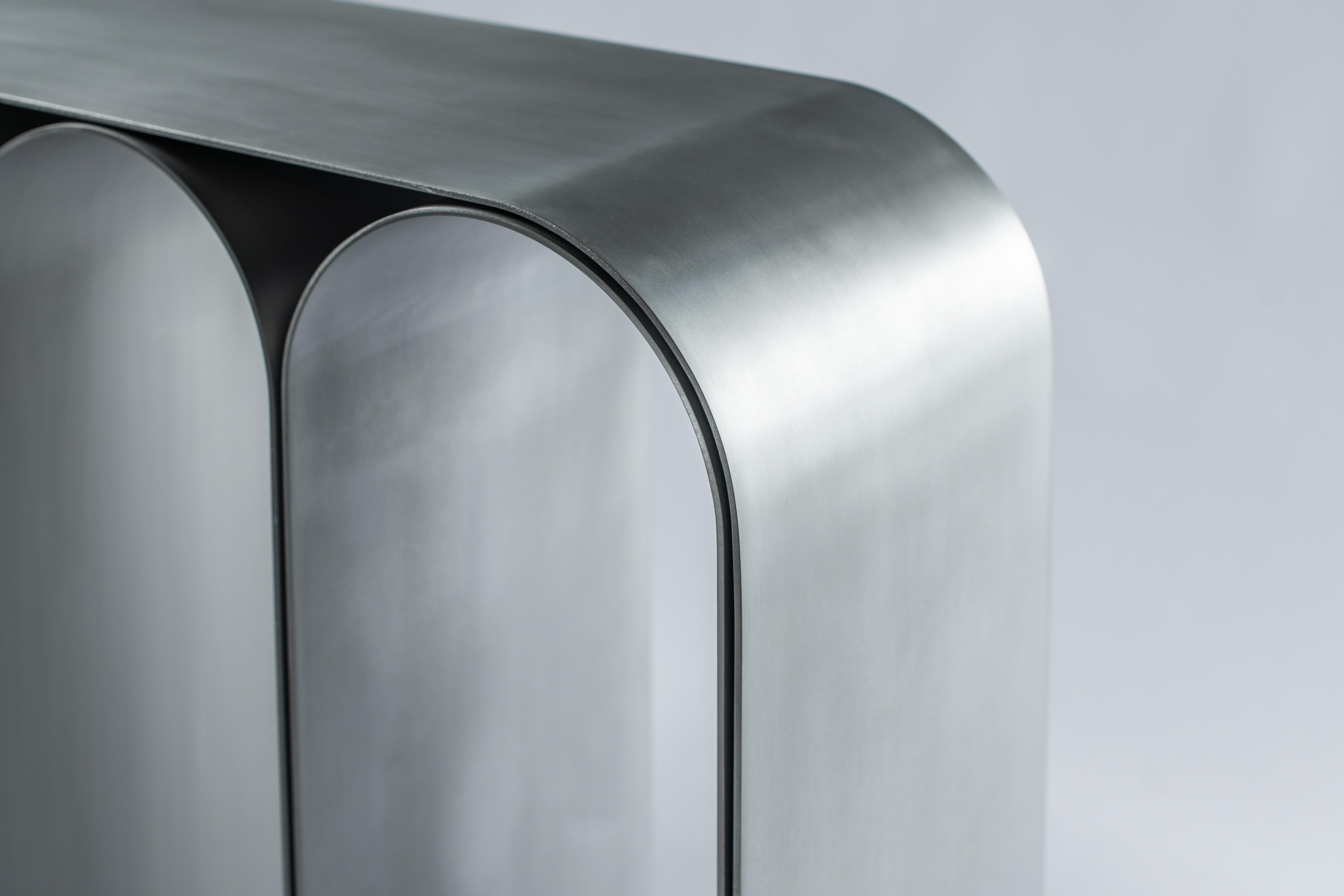 XXIe siècle et contemporain Console en aluminium argenté de Pietro Franceschini en vente
