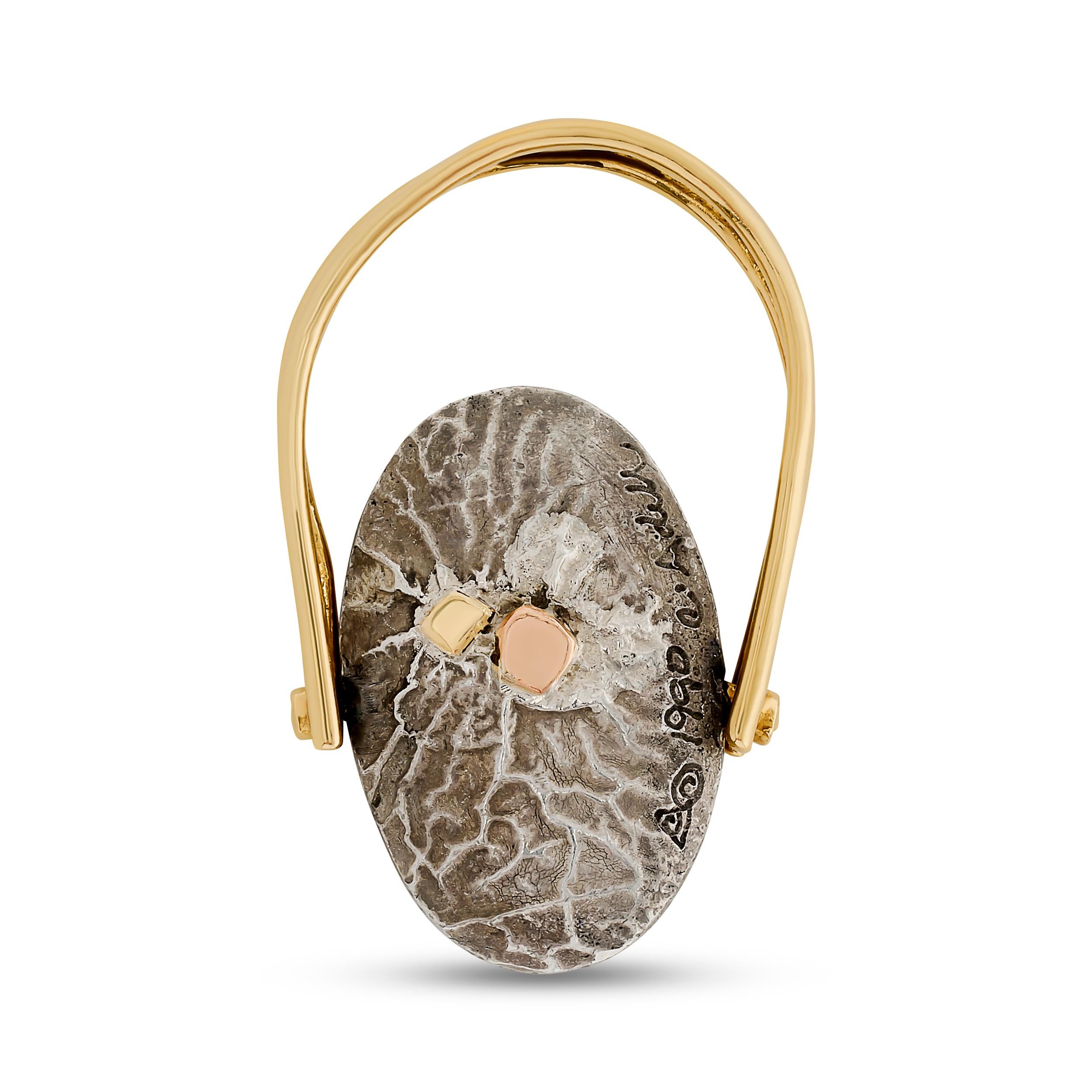 Anello Moon Flip in argento e giallo 14 carati con texture In condizioni buone in vendita a Philadelphia, PA