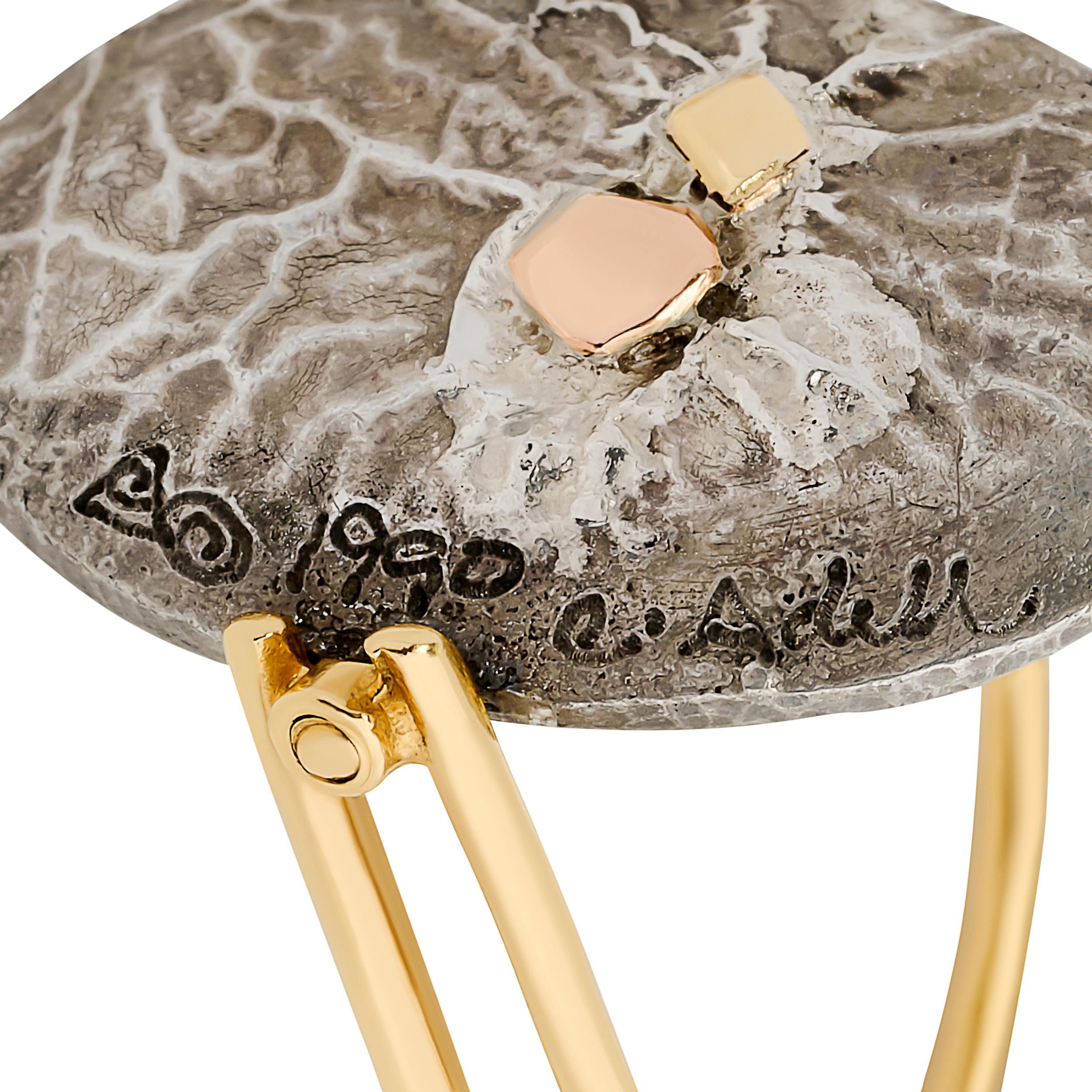 Donna Anello Moon Flip in argento e giallo 14 carati con texture in vendita