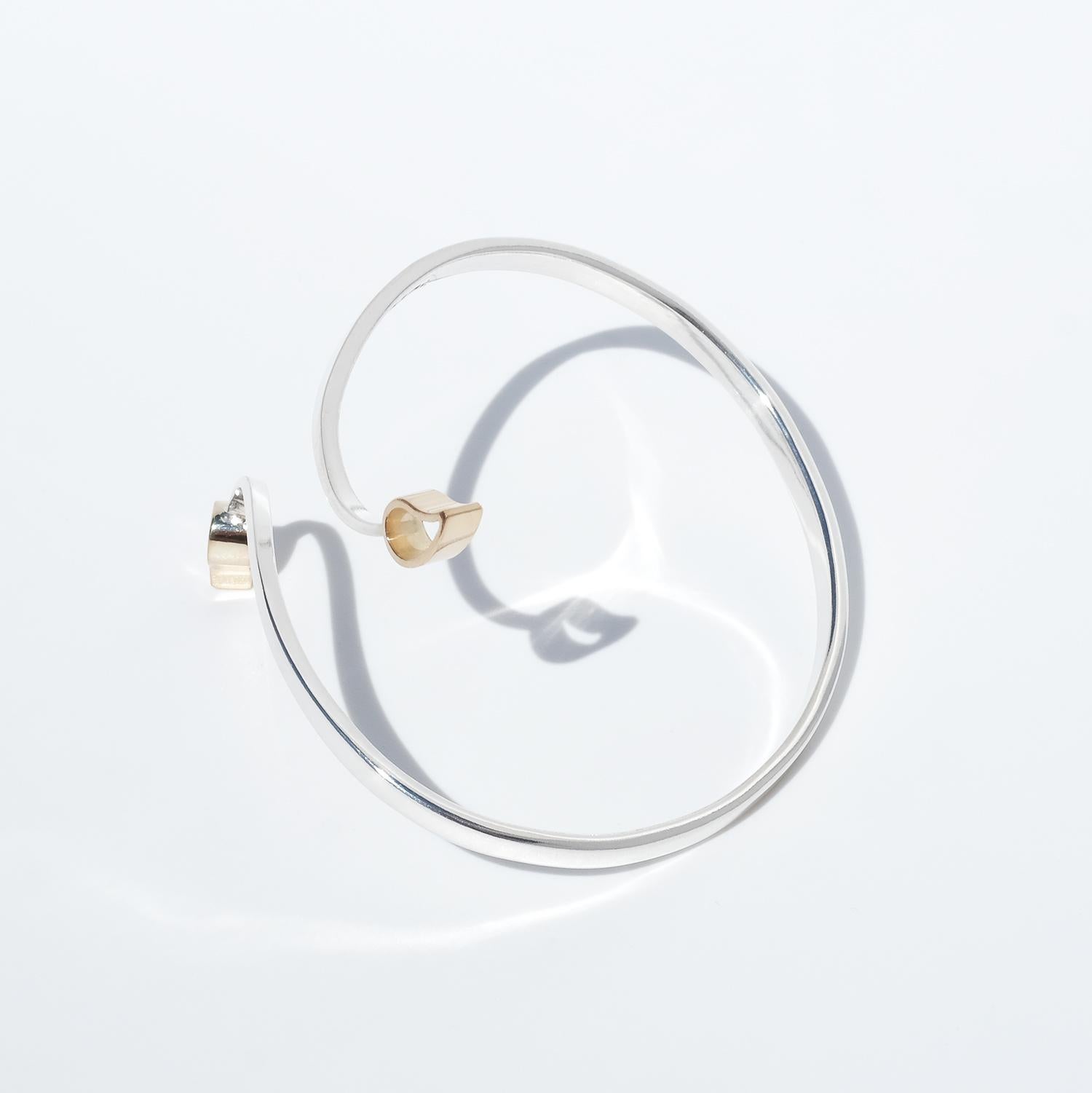 Bracciale in argento e oro 18 carati di Göran Kuhlin Realizzato nel 2007 In condizioni buone in vendita a Stockholm, SE