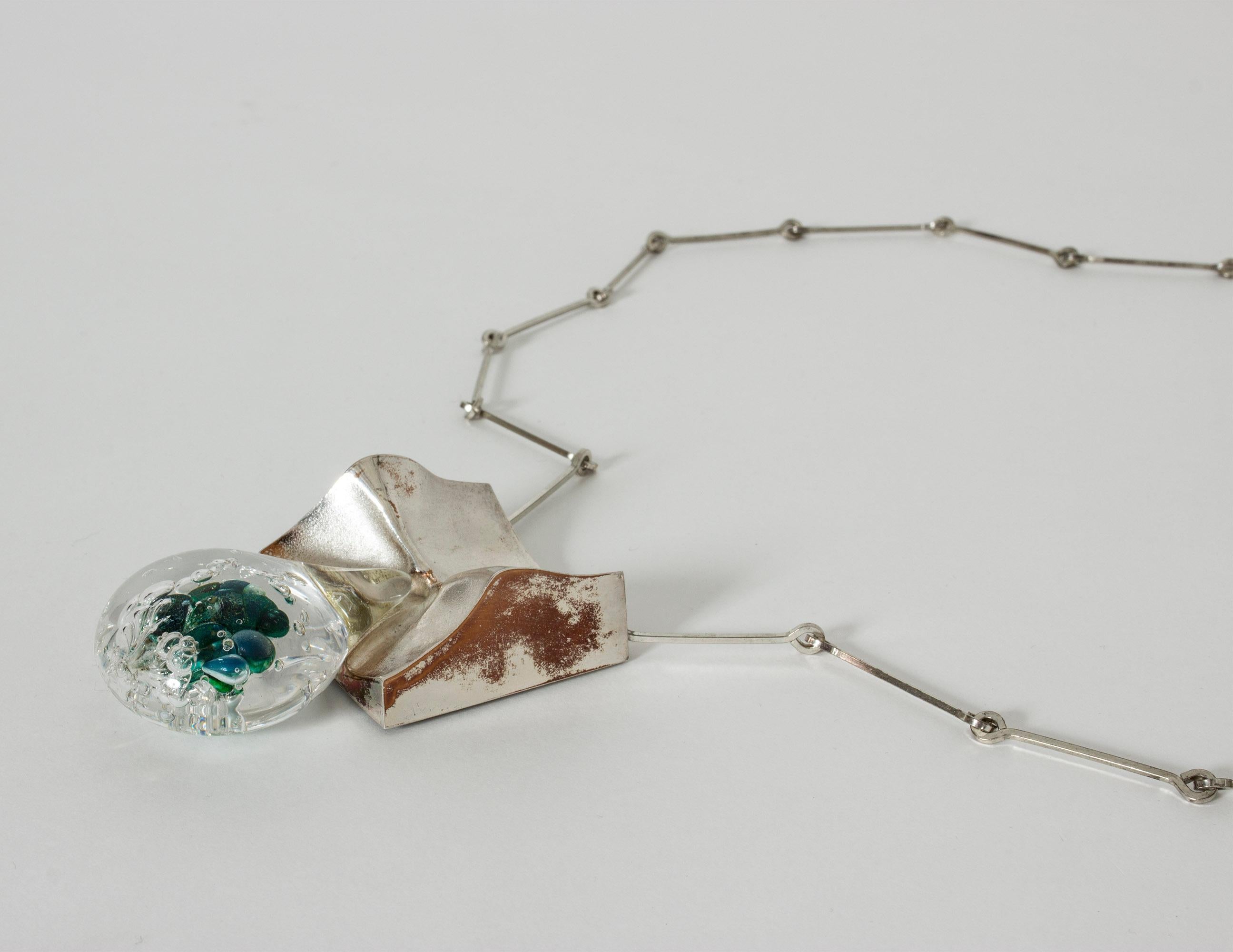 Vintage Modernist Silver and Acrylic necklace, Björn Weckström for Lapponia In Good Condition For Sale In Stockholm, SE