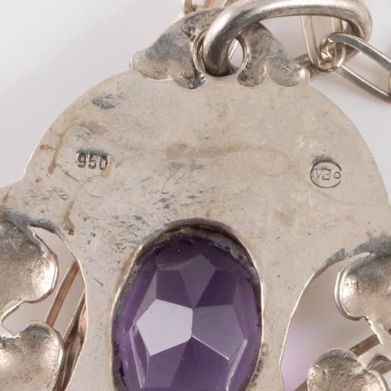Début du 20ème siècle Pendentif Murrle Bennett en argent et améthyste, c1910 en vente