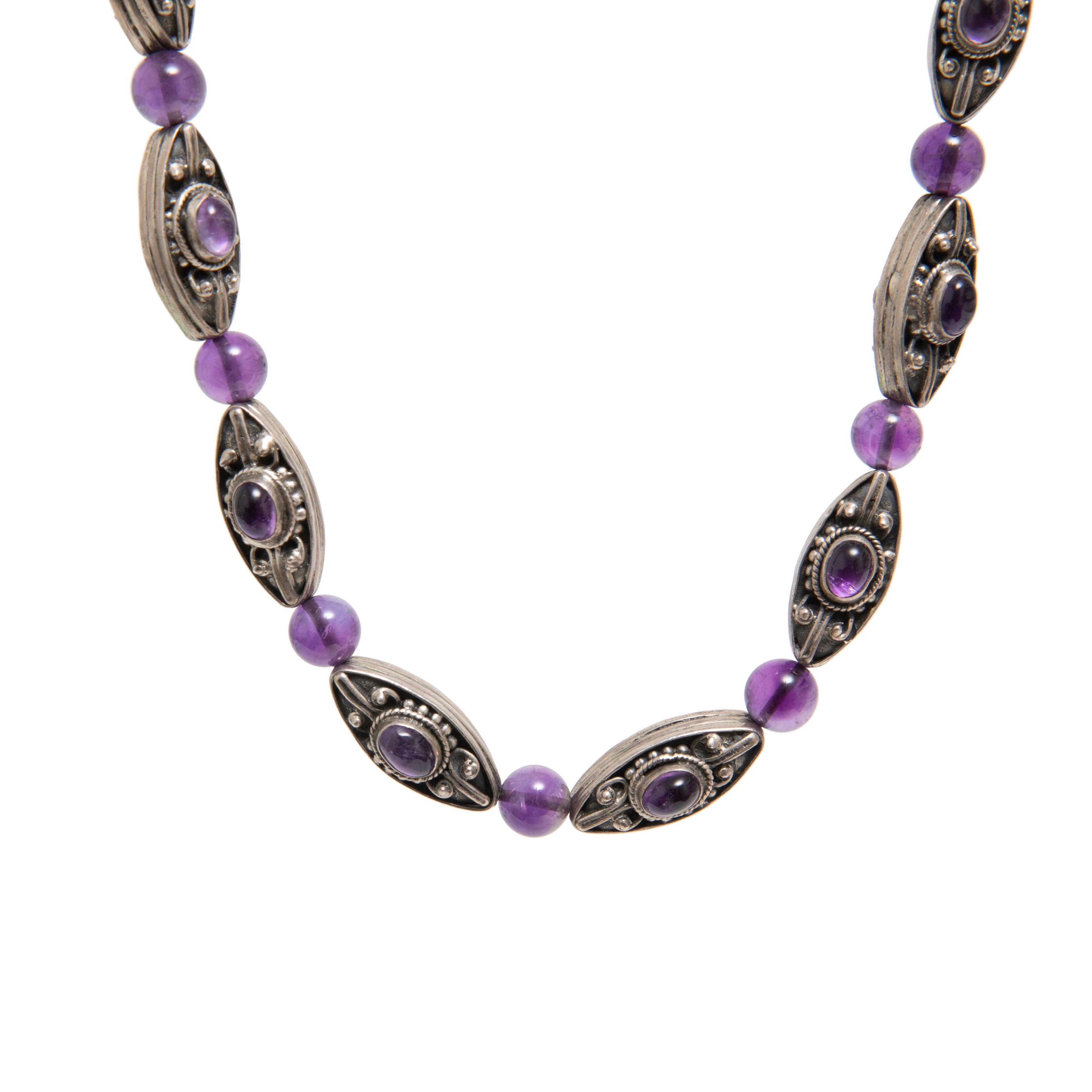 Silver and Amethyst Oval Cabochon and Beads Necklace In Good Condition In Kingston, NY