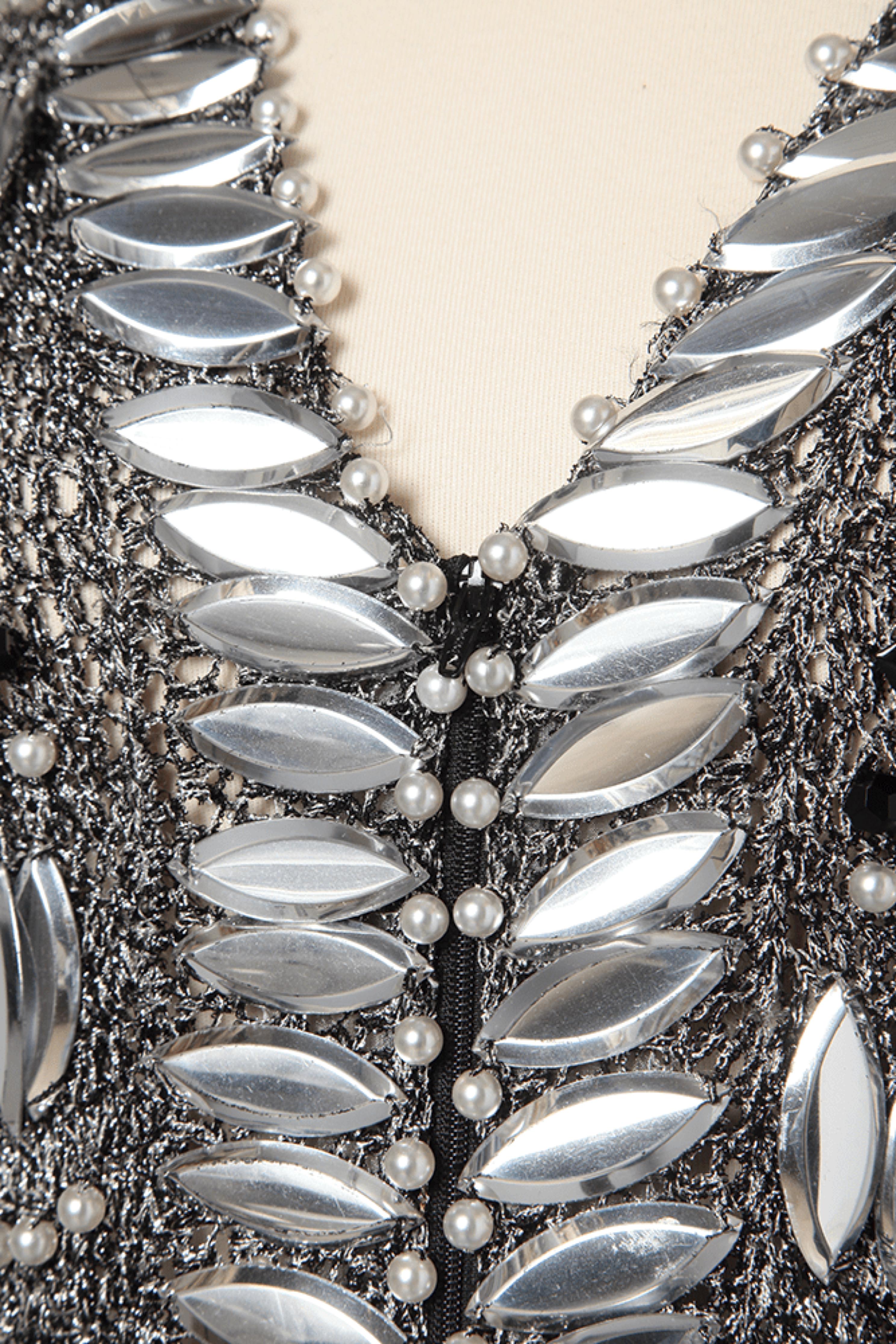 Silver and black lurex knit vest with rhinestone and pearls Loris Azzaro In Excellent Condition For Sale In Saint-Ouen-Sur-Seine, FR