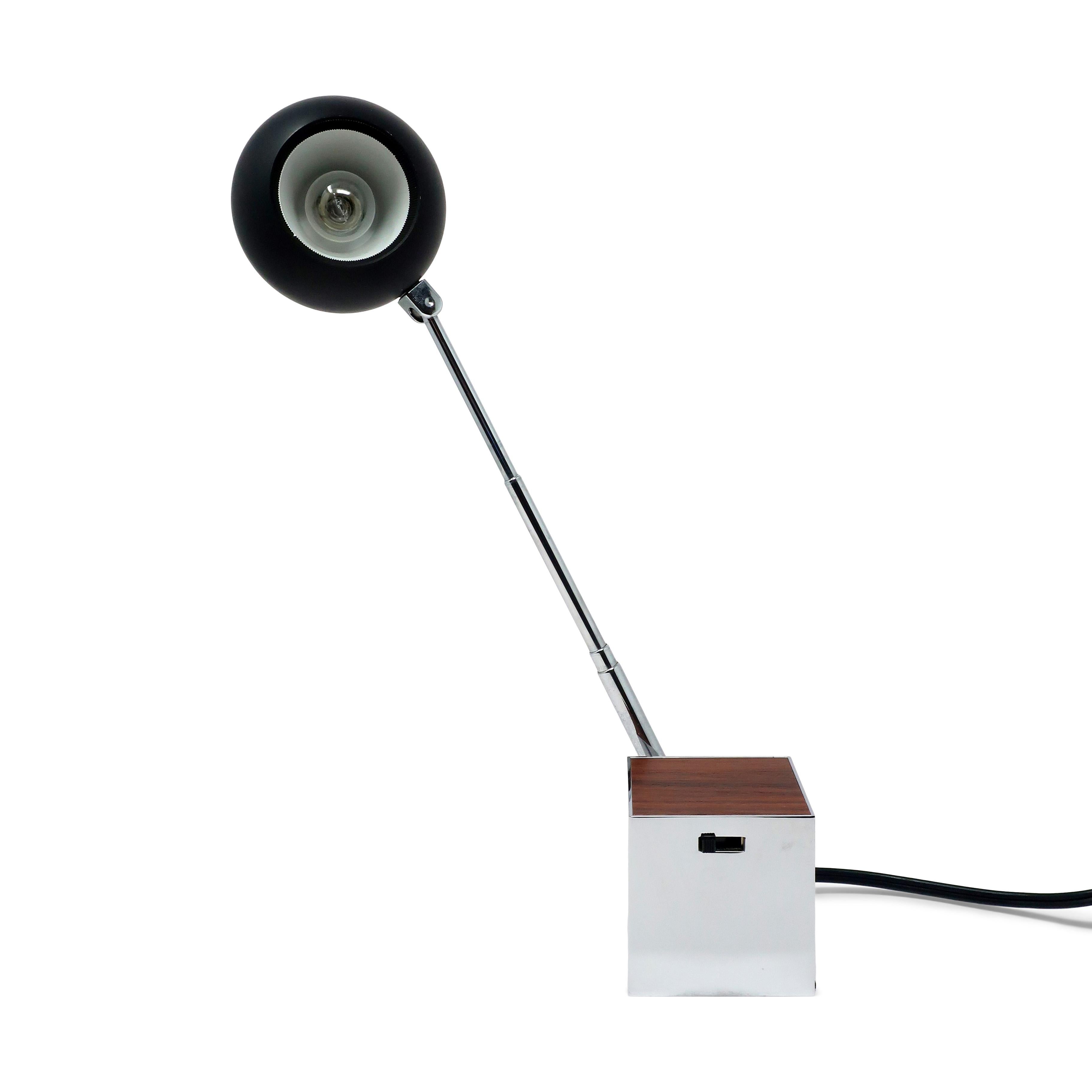 Silver and Black Lytegem Desk Lamp by Michael Lax for Lightolier In Good Condition In Brooklyn, NY