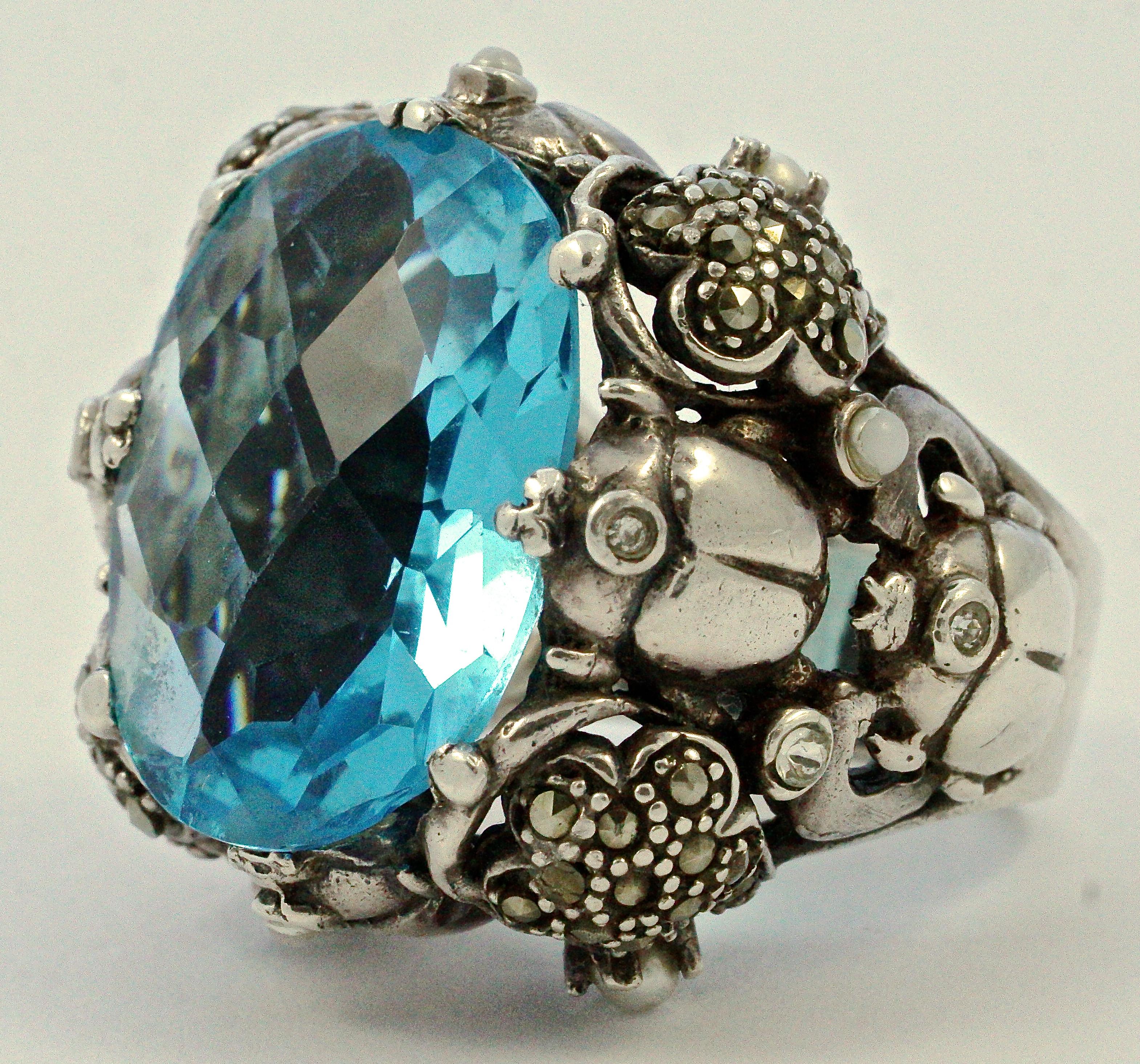 Women's or Men's Silver and Blue Oval Glass Marcasite Ladybird Flower Statement Ring circa 1970s For Sale
