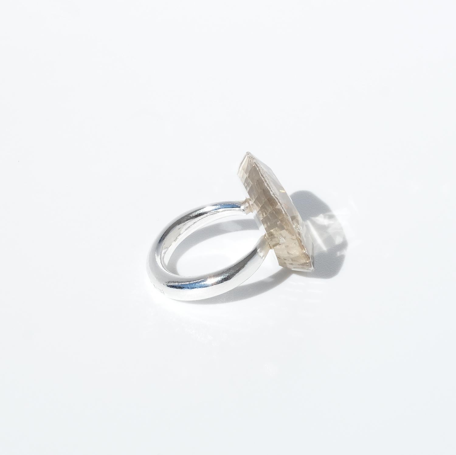 Anello in argento e citrino di Maria Elmqvist realizzato nel 2004 in vendita 1