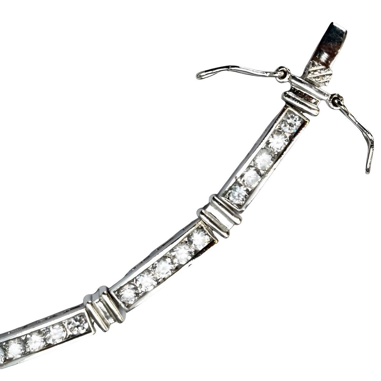 Silber und klarer Strass A Link Armband circa 1980s für Damen oder Herren im Angebot