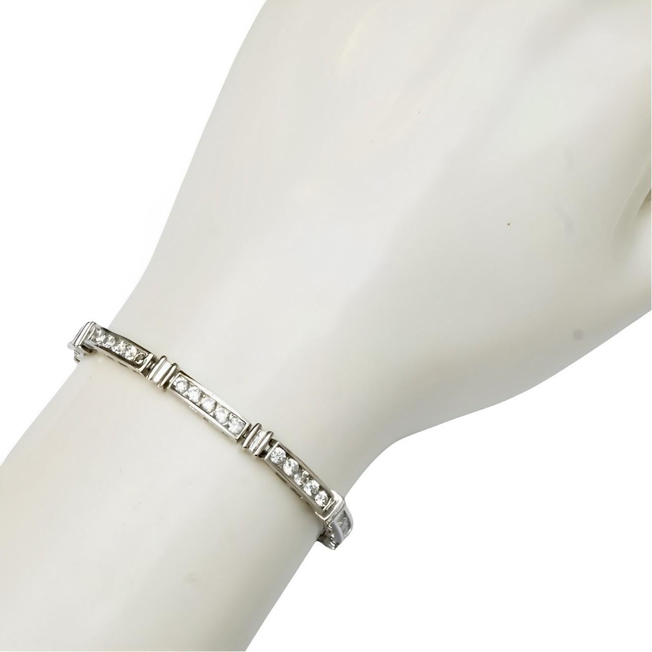 Silver and Clear Rhinestone Link Bracelet circa 1980s For Sale 4