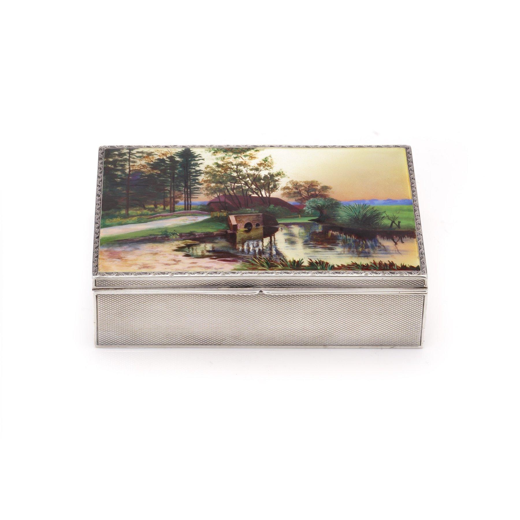 Cigarrera de plata y esmalte con paisaje, 1900 Silver en venta