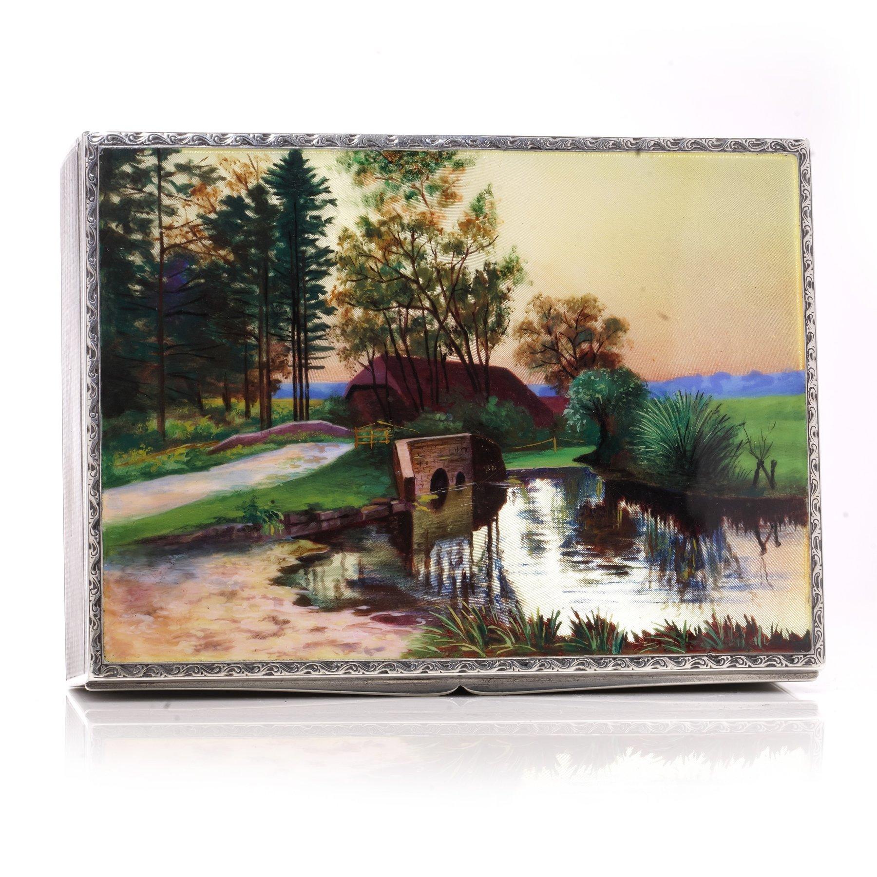 Cigarrera de plata y esmalte con paisaje, 1900 en venta 2