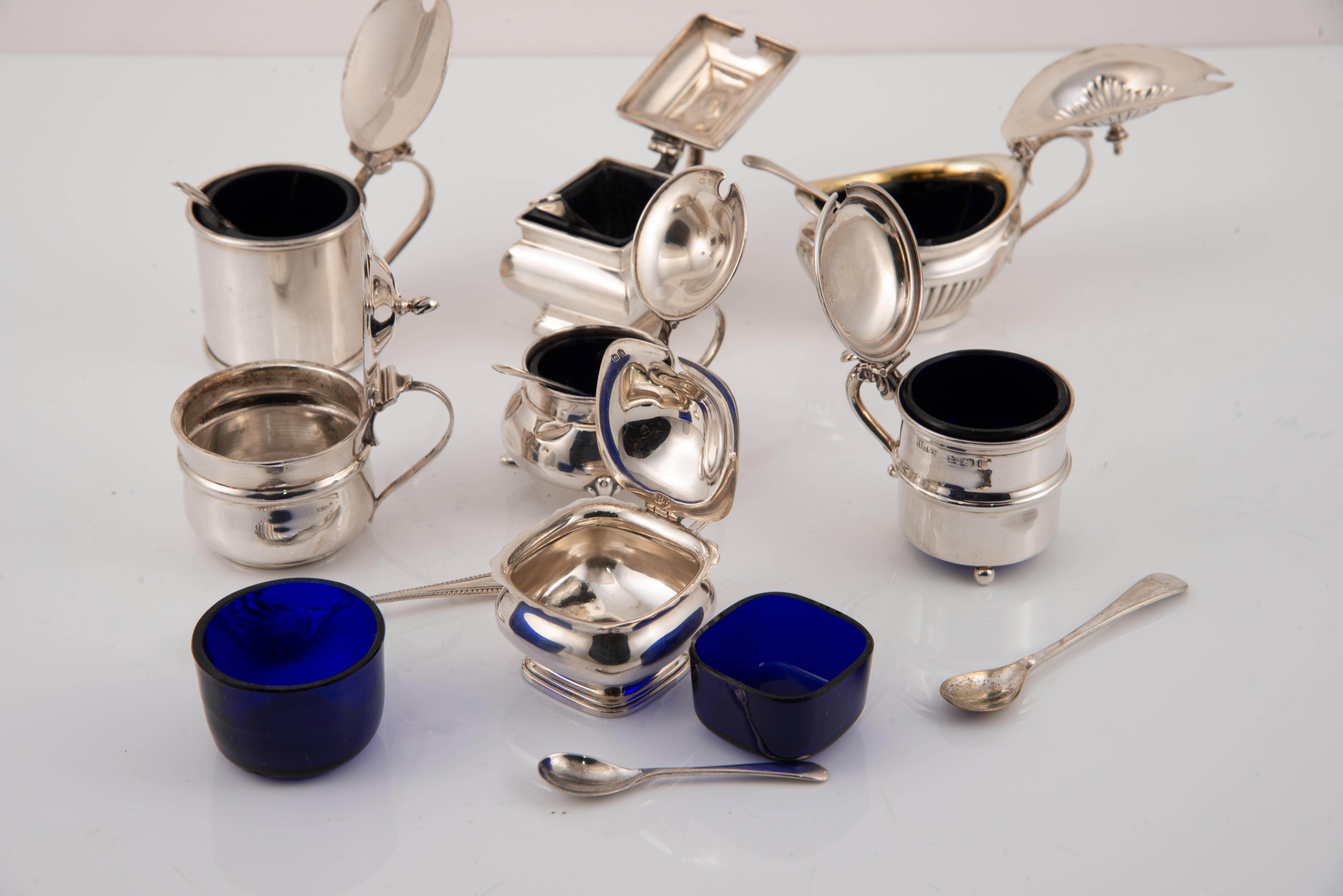 Senftöpfe aus Silber und Glas. England, 20. Jahrhundert. (Englisch) im Angebot