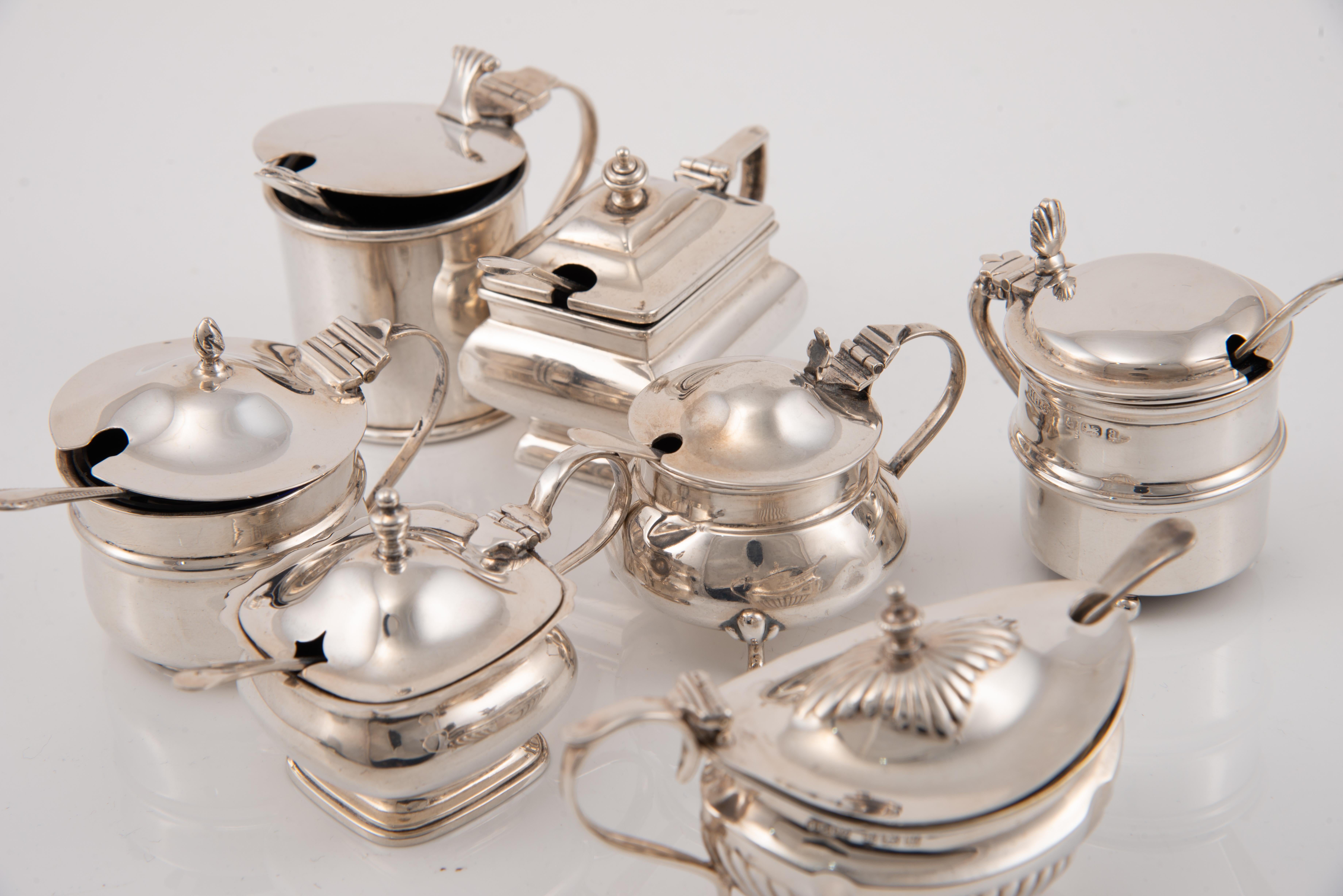Senftöpfe aus Silber und Glas. England, 20. Jahrhundert. im Angebot 1